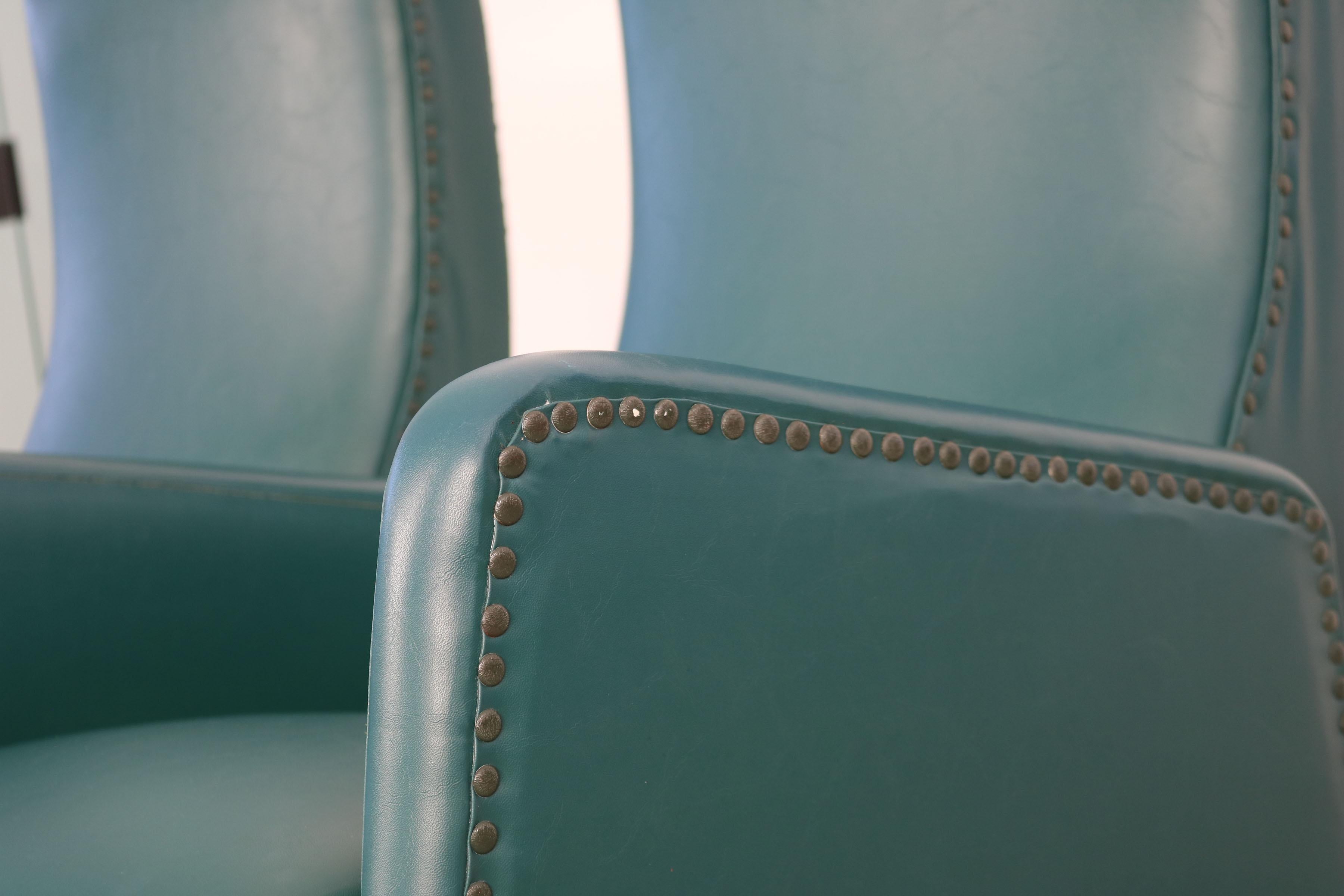 Paar italienische Stühle mit original grüner Imitation-Lederpolsterung, 1950 im Angebot 3