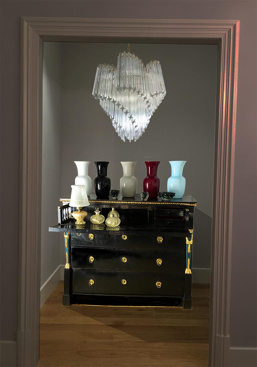 Pareja de candelabros italianos Quadriedri Estructura de metal dorado, Murano Italiano en venta