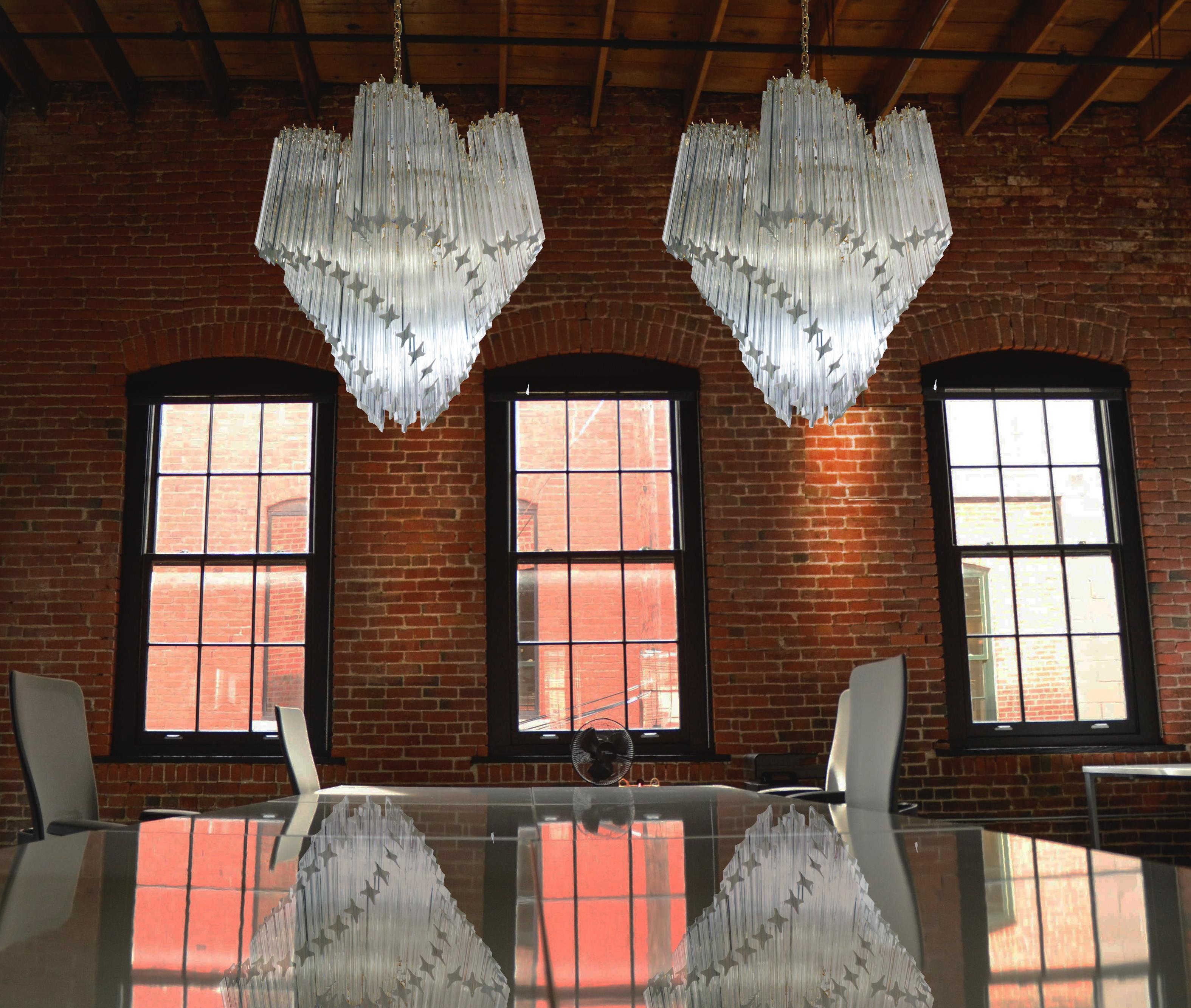 Pareja de candelabros italianos Quadriedri Estructura de metal dorado, Murano en Excelente estado para la venta en Budapest, HU