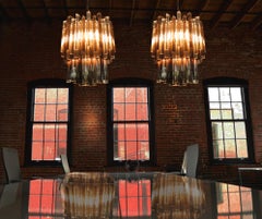 Paar italienische Kronleuchter, transparent und geräuchert, Triedri, Murano, Triedri