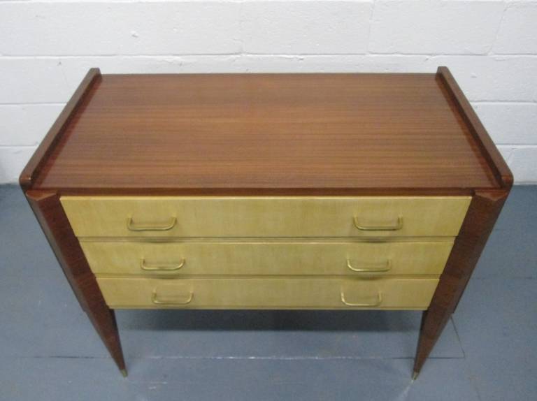 Pair of Italian Chests in the Manner of Gio Ponti In Good Condition For Sale In New York, NY