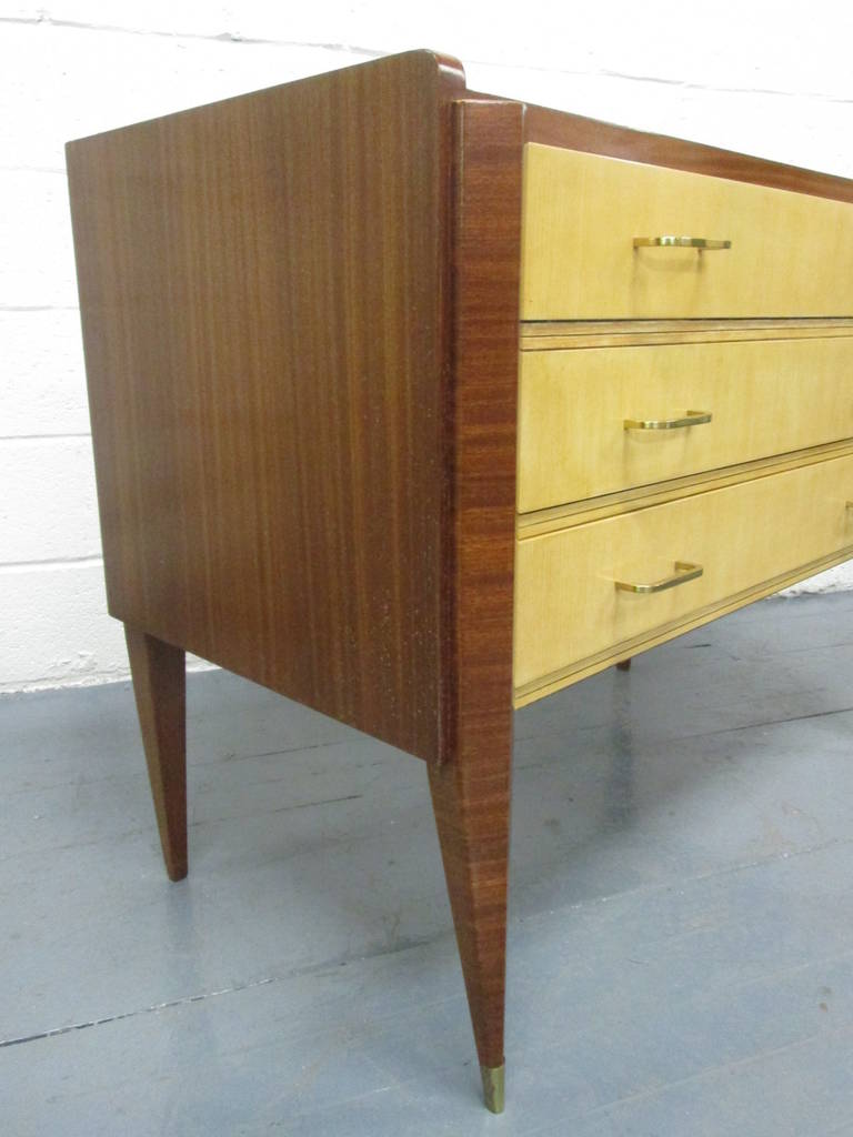 Mid-20th Century Pair of Italian Chests in the Manner of Gio Ponti For Sale