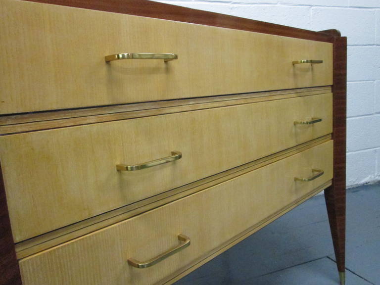 Mahogany Pair of Italian Chests in the Manner of Gio Ponti For Sale