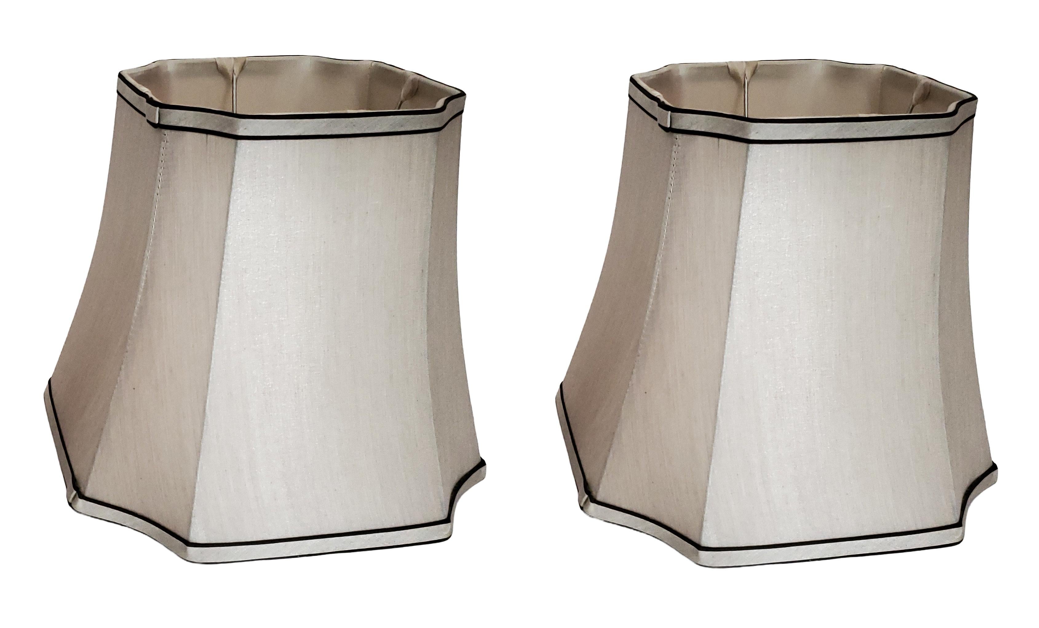 Coppia di lampade da tavolo con statuetta cinese di Borghese firmate in vendita 8