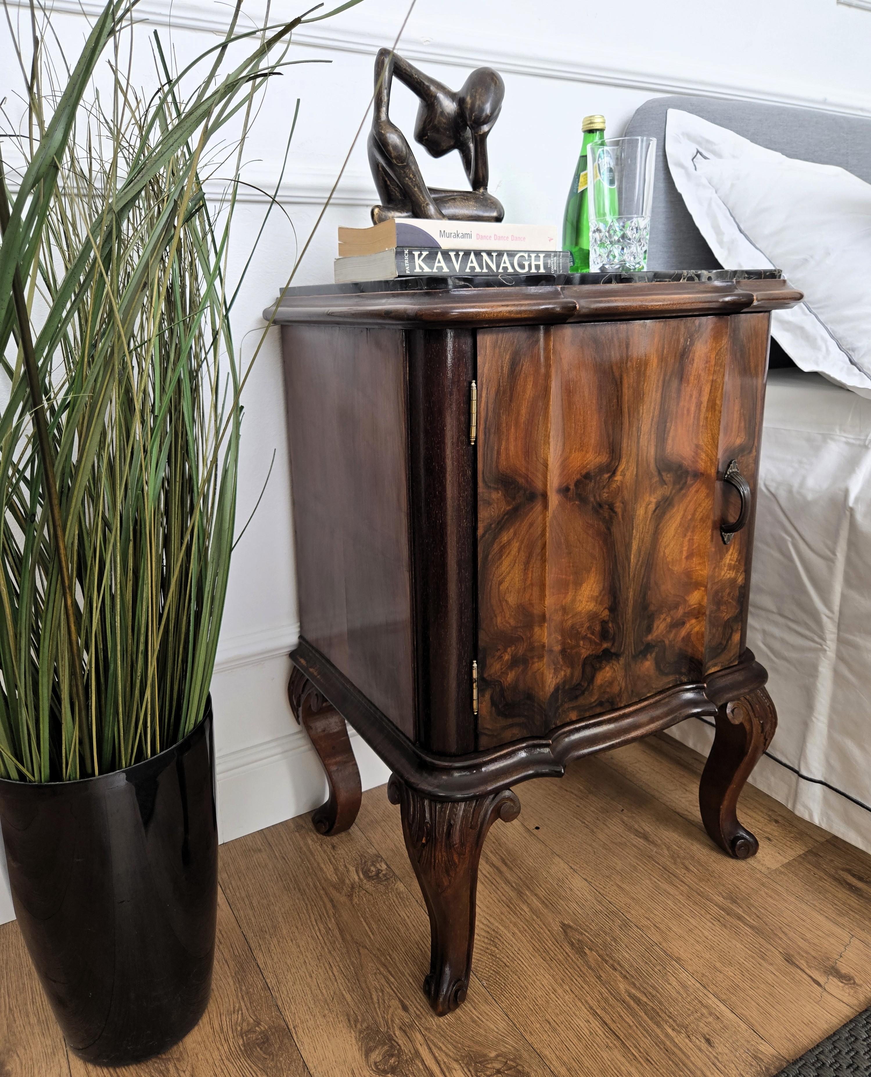 Pair of Italian Chippendale Walnut Burl Portoro Marble Night Stands Bed Tables In Good Condition For Sale In Carimate, Como