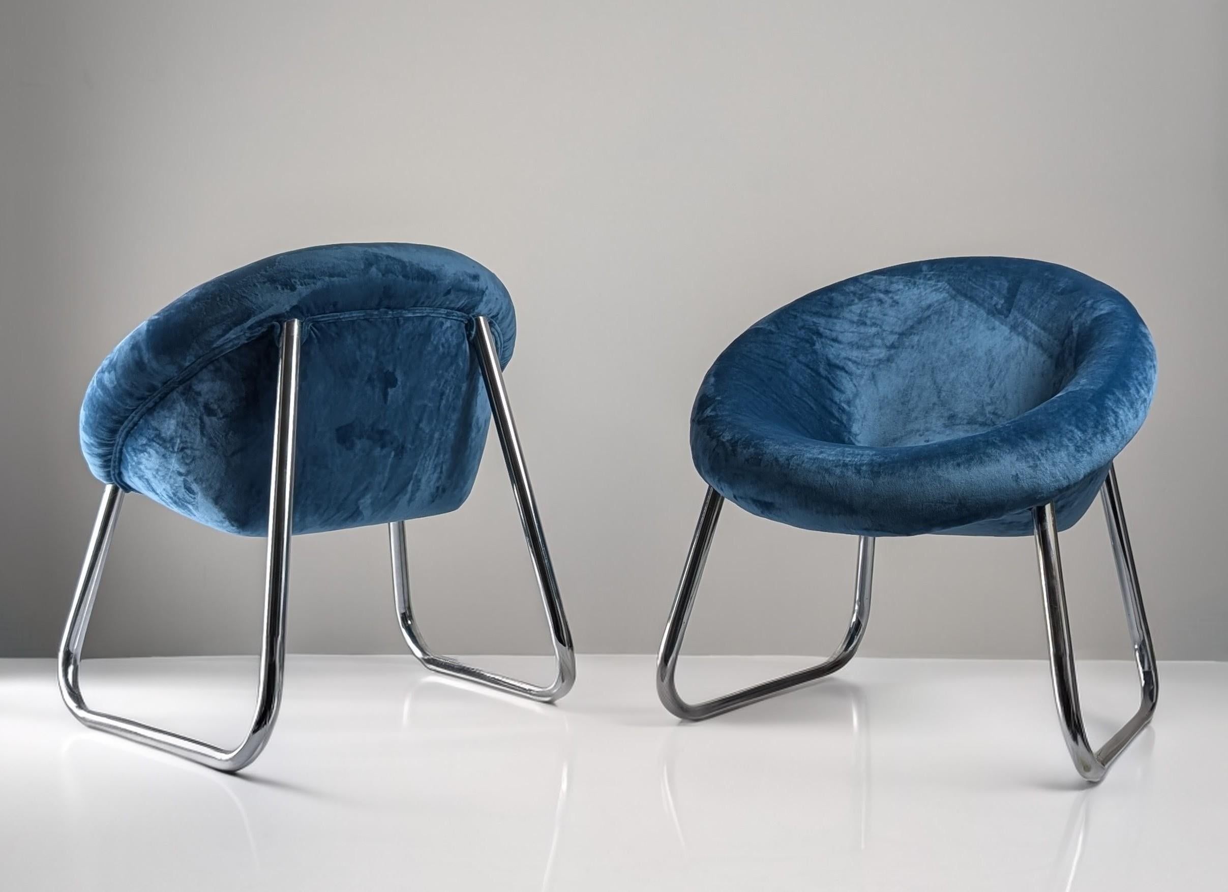 Pair of Italian Chrome and Blue Velvet Armchairs, 1970s For Sale 6