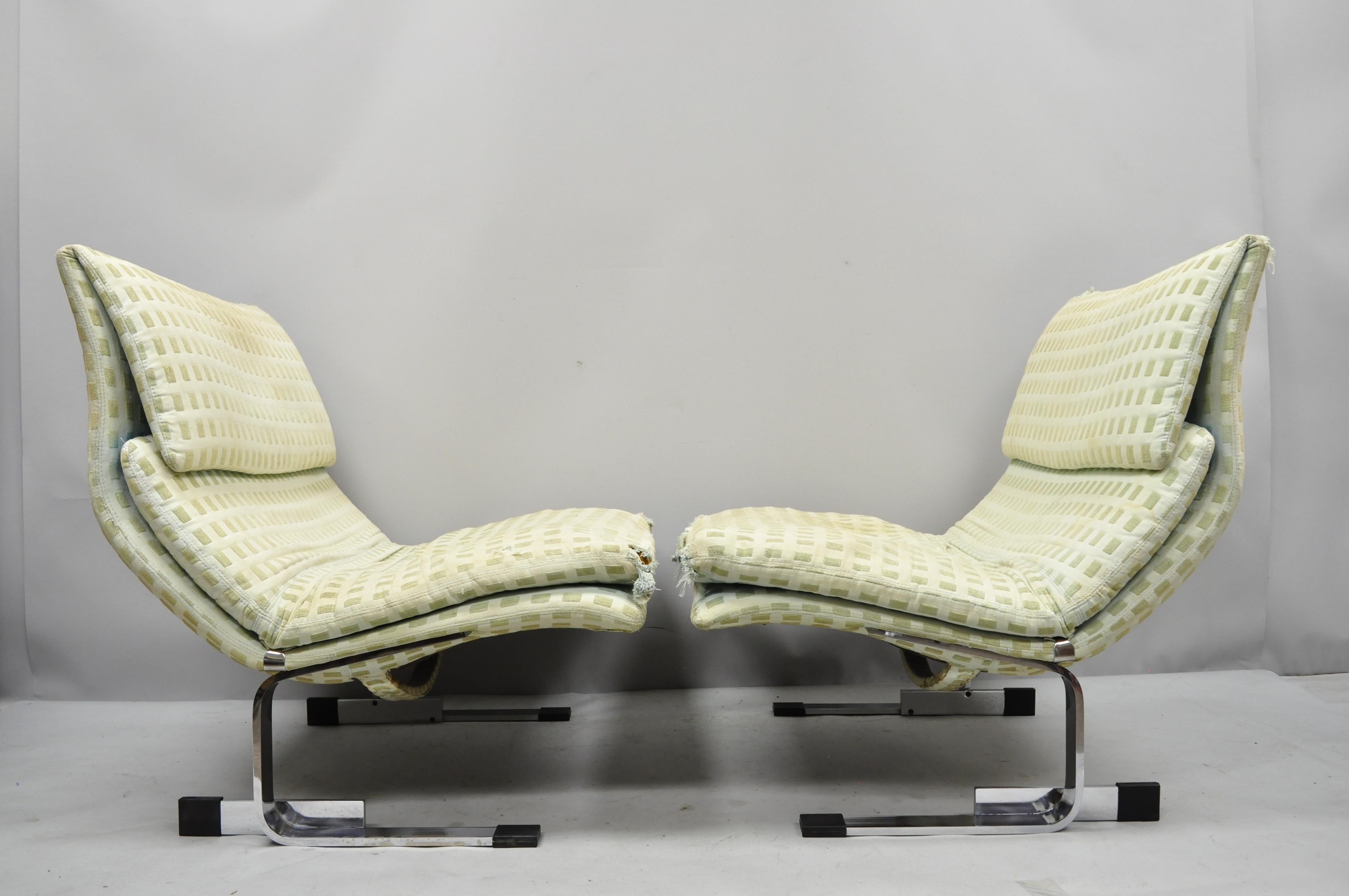 Pair of Italian Chrome Onda Wave Lounge Chairs by Giovanni Offredi for Saporiti 1