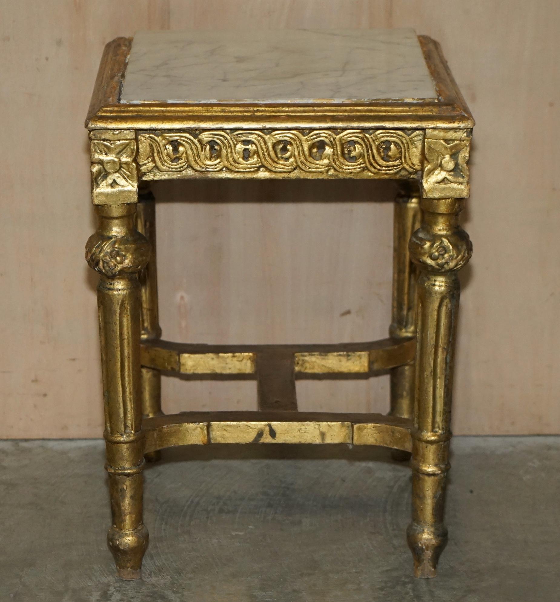 Pair of Italian circa 1840 Gold Giltwood Marble Topped Side End Lamp Wine Tables For Sale 11