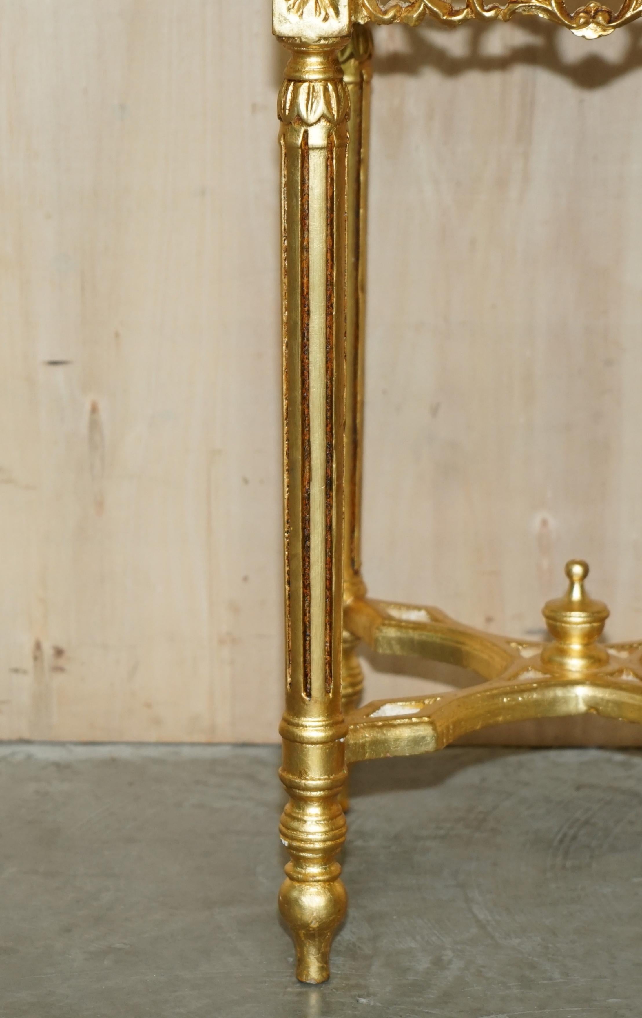 Pair of Italian circa 1880 Gold Giltwood Marble Topped Side End Lamp Wine Tables For Sale 4