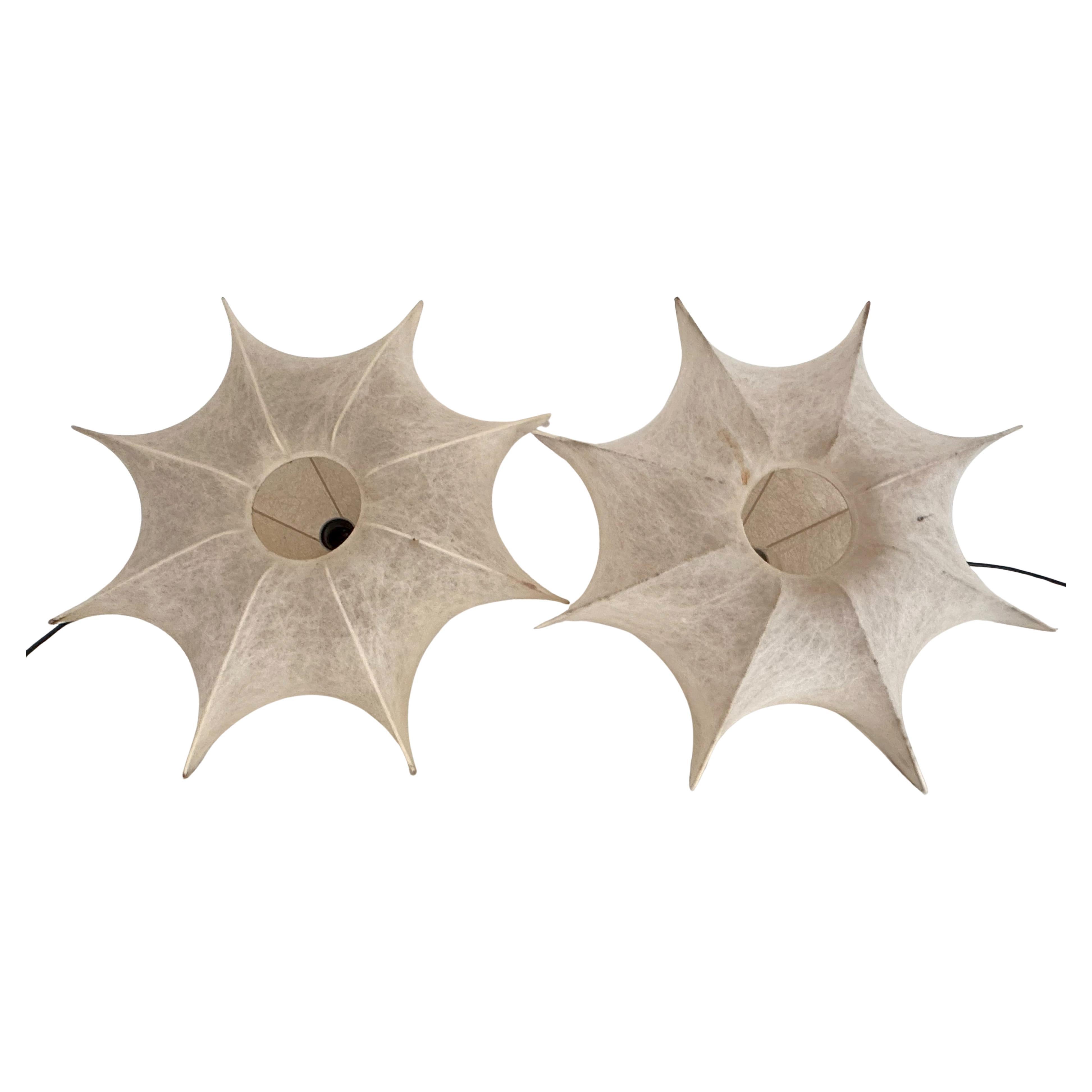 Mid-Century moderno Coppia di lampade a sospensione Cocoon Lights italiane originali degli anni '60 in vendita