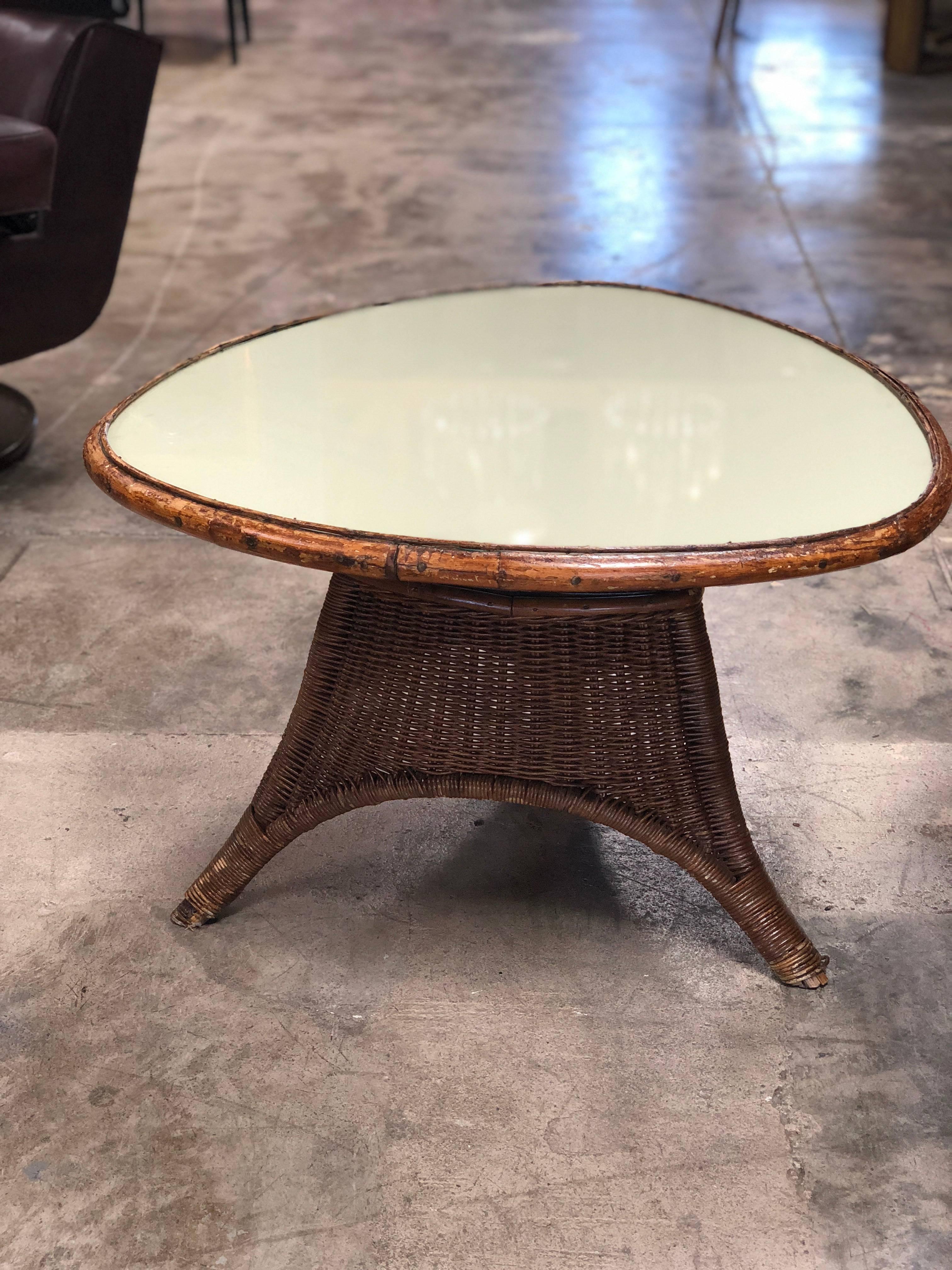 Mid-20th Century Pair of Italian Coffee Tables in Rattan and Glass, 1960s