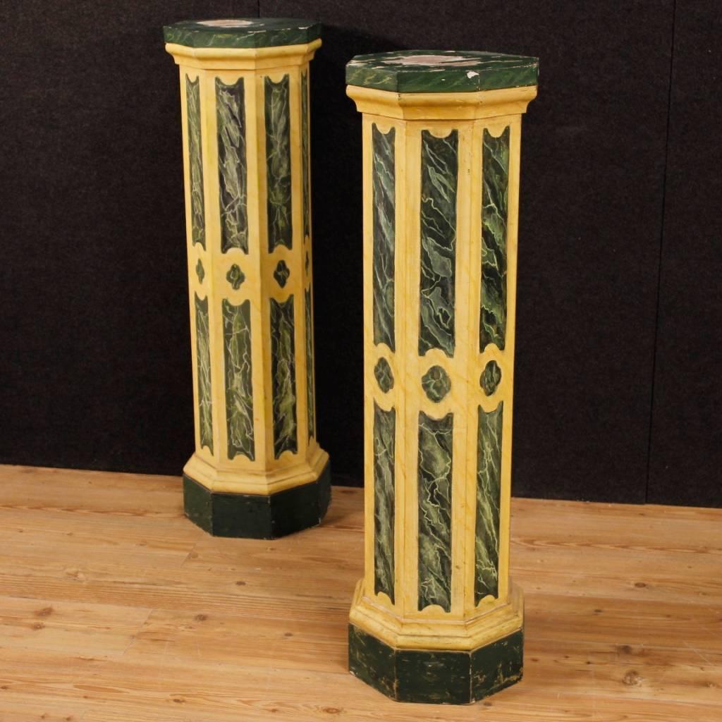 Pair of Italian Columns in Carved and Lacquered Wood from 20th Century 4