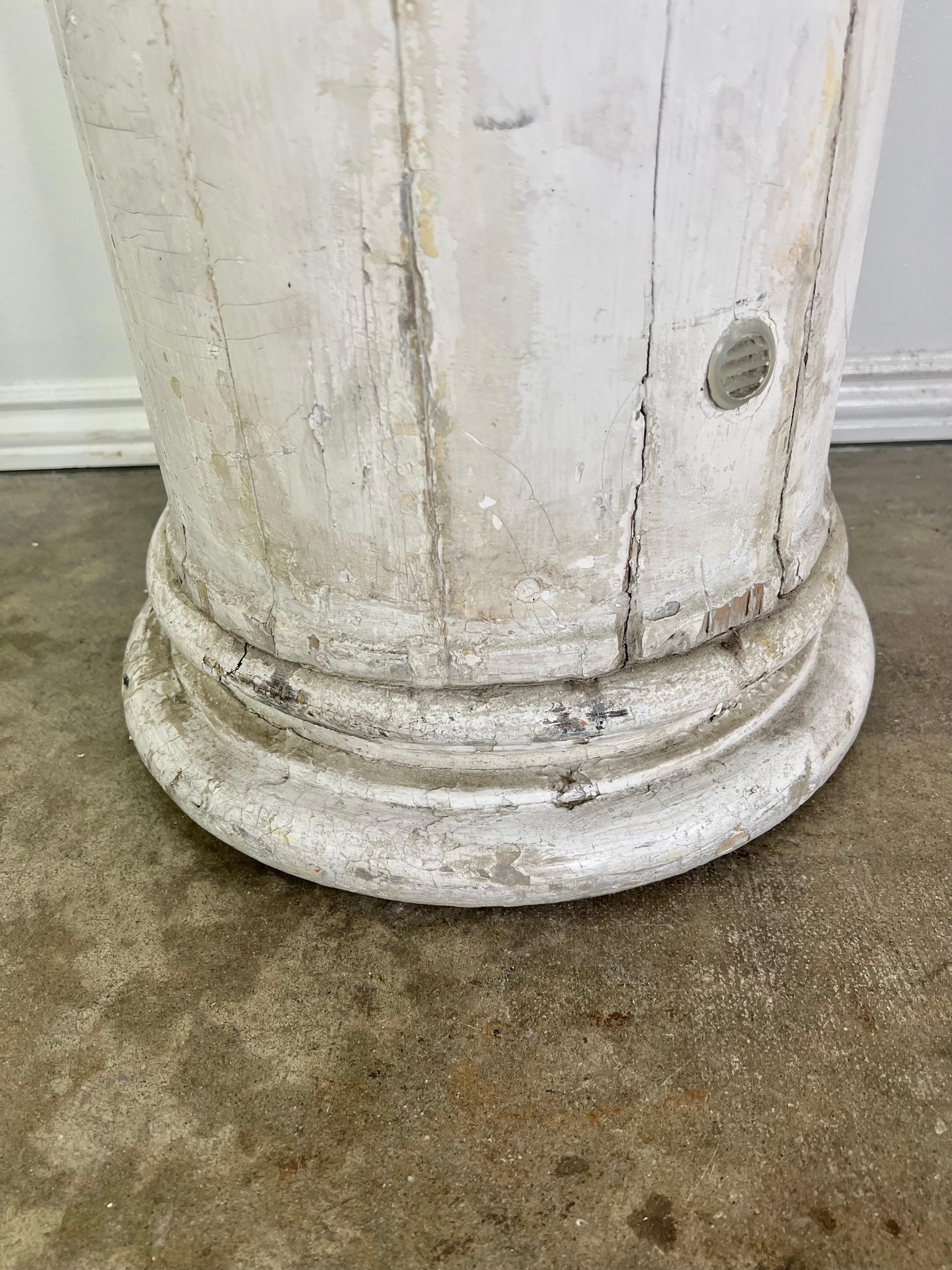 Pair of Italian Corinthian Capitals Sitting on Monumental Columns2 Sets Availabe In Good Condition For Sale In Los Angeles, CA