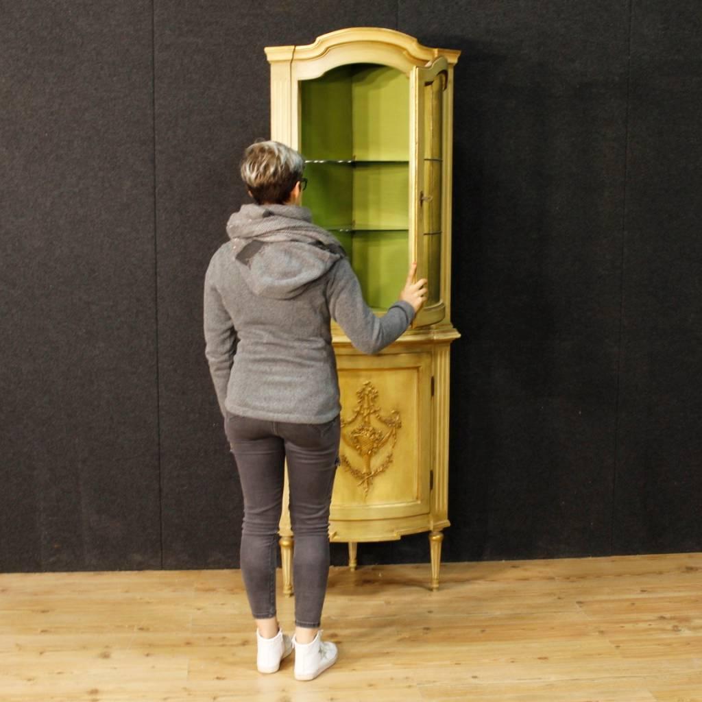 Pair of Italian Corner Cupboards in Lacquered and Gilt Wood in Louis XVI Style  7