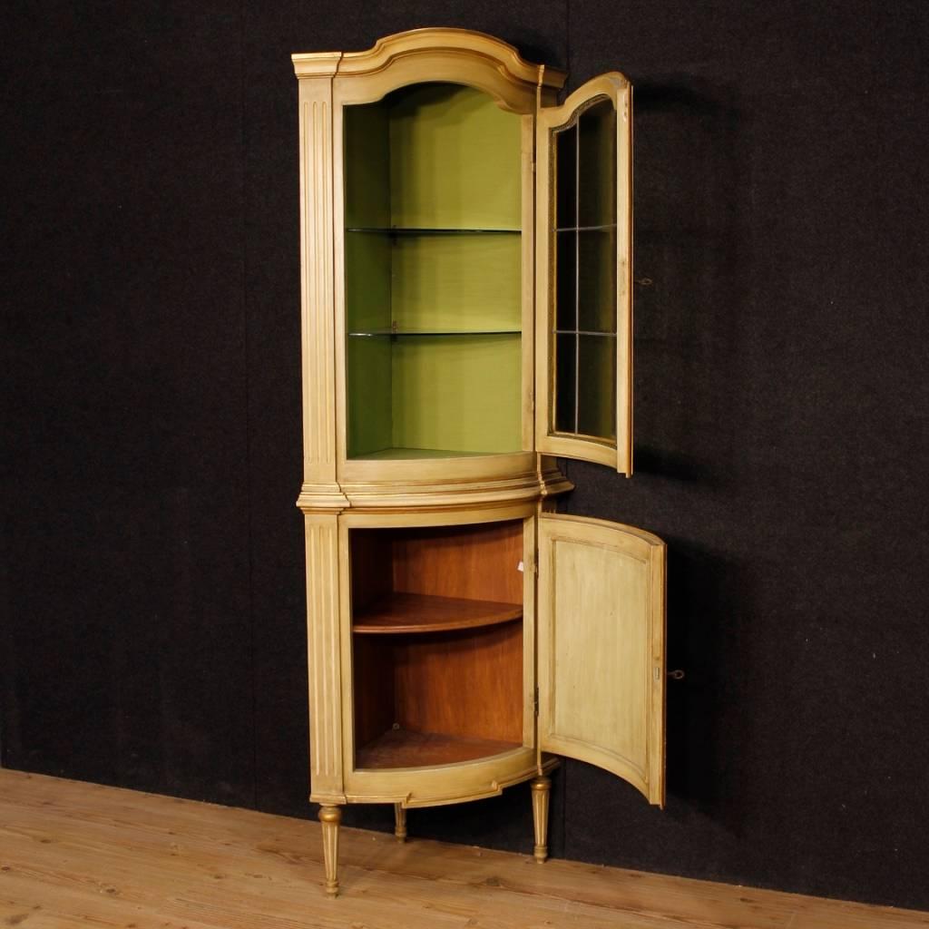 Pair of Italian Corner Cupboards in Lacquered and Gilt Wood in Louis XVI Style  3