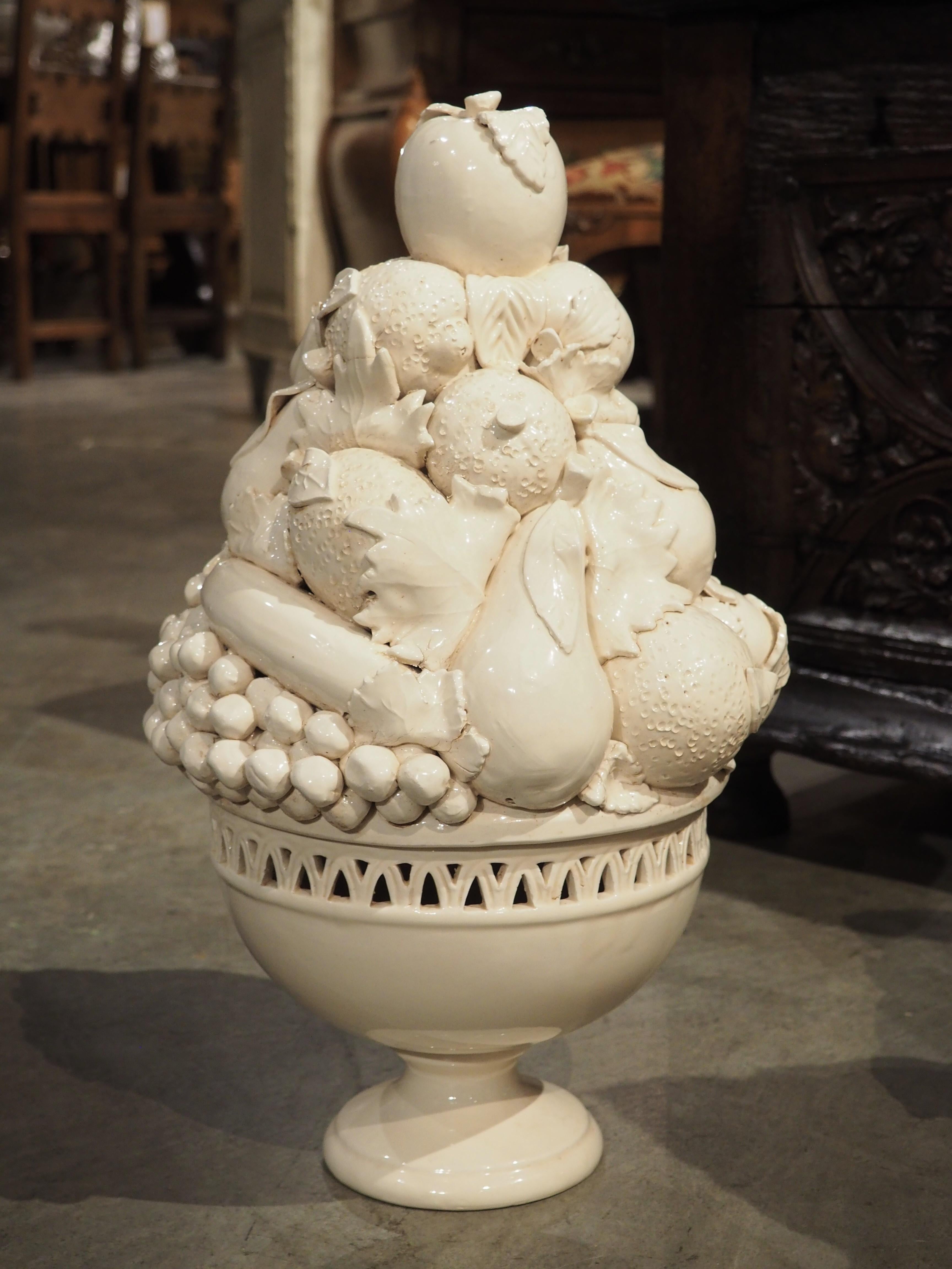 Pareja de fruteros italianos Creamware de 2 piezas Topiary Glaseado en venta