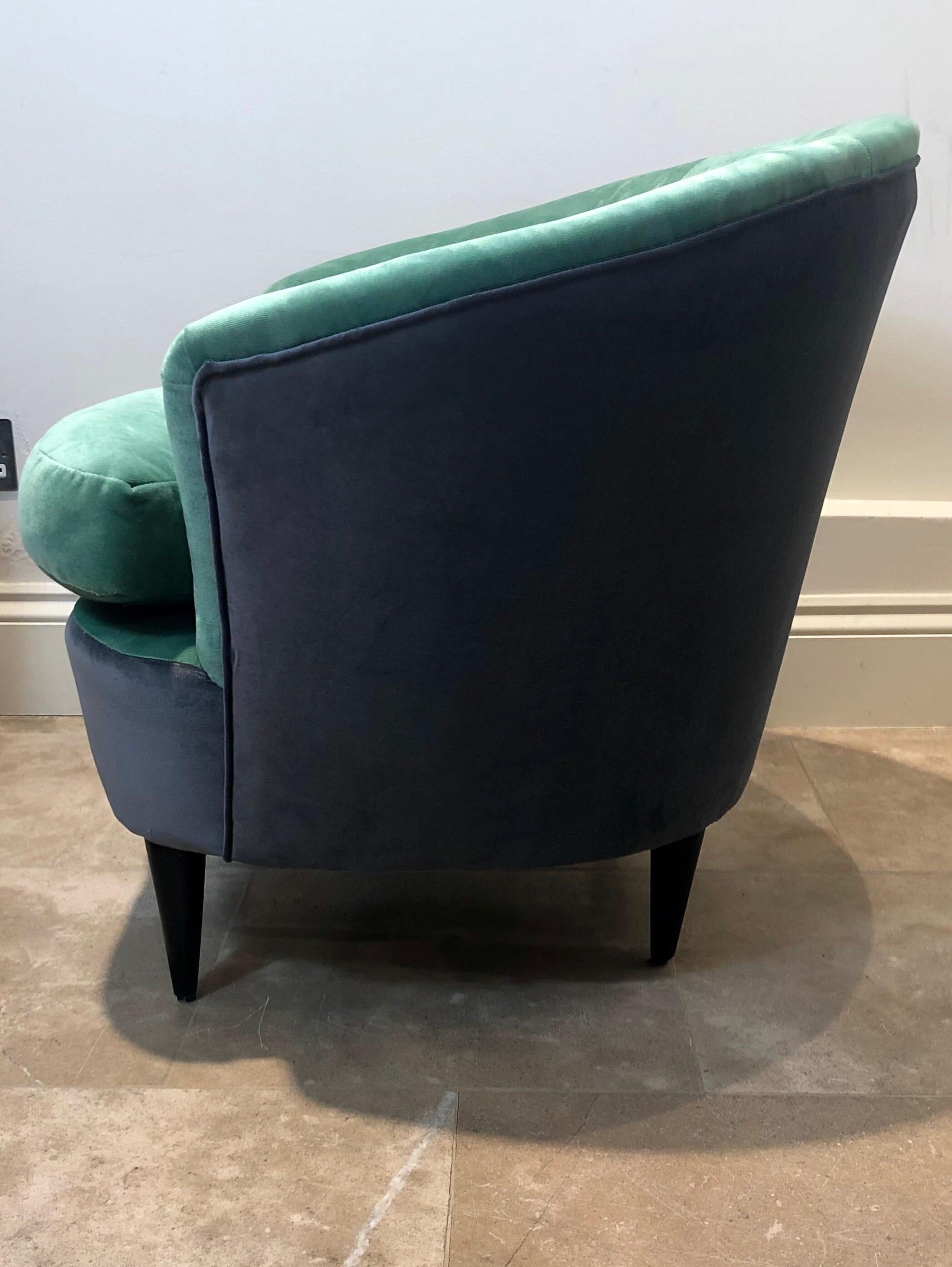 Pair of Italian Curved Chairs and Stools with Mint Green and Grey Upholstery In Good Condition For Sale In London, GB