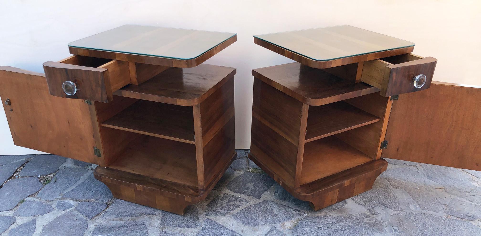 Pair of Italian Decò Nightstands Walnut 1960 with Glass, Right and Left, Design 3