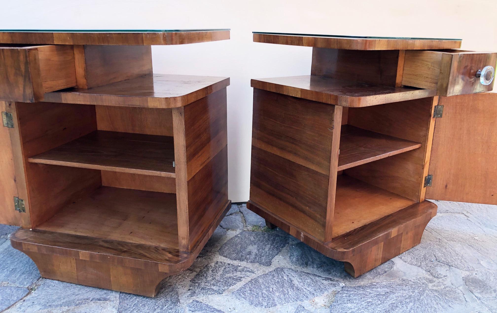 Pair of Italian Decò Nightstands Walnut 1960 with Glass, Right and Left, Design 4