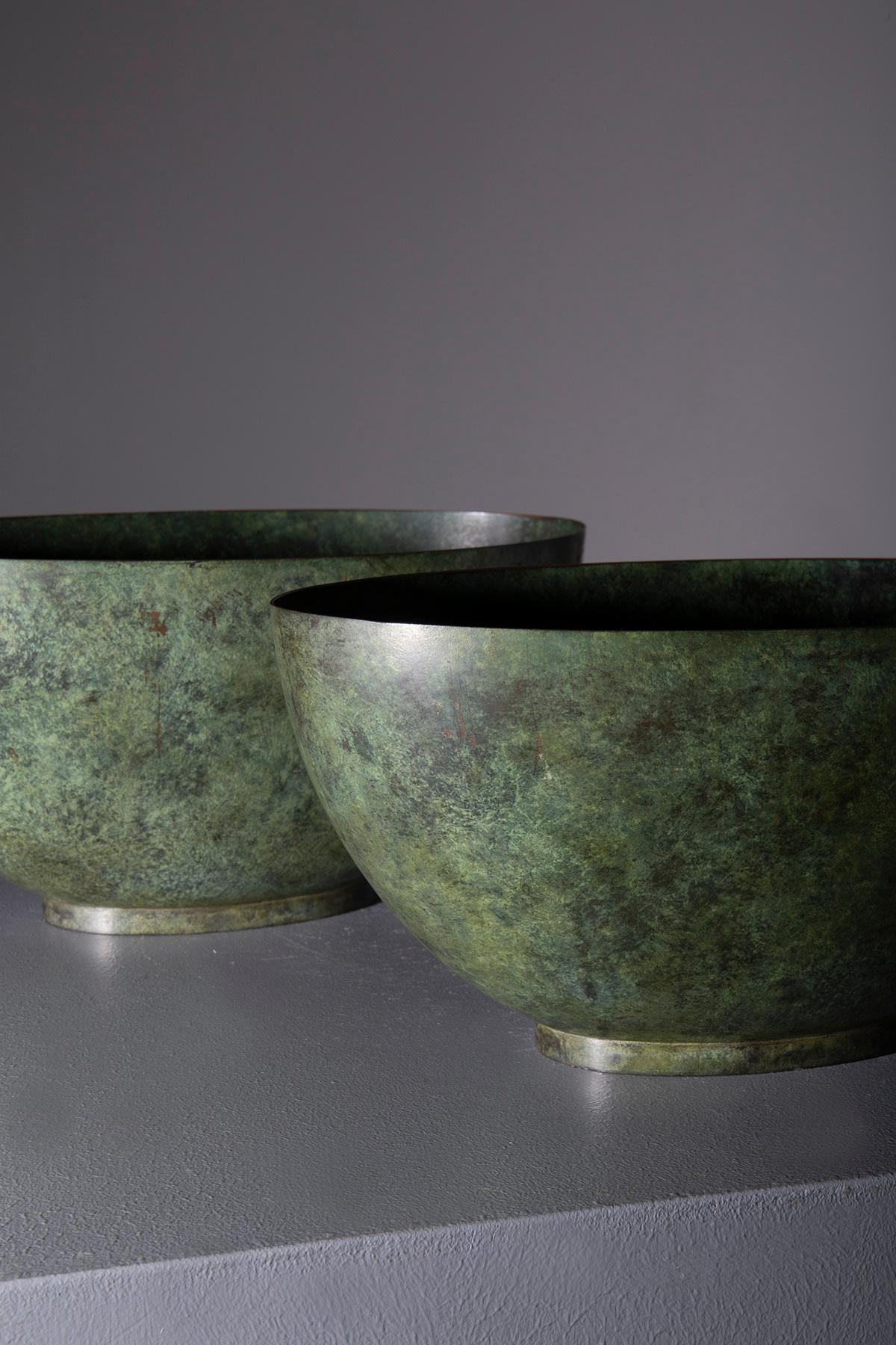 Pair of Italian Decorative Bronze Vases For Sale 2