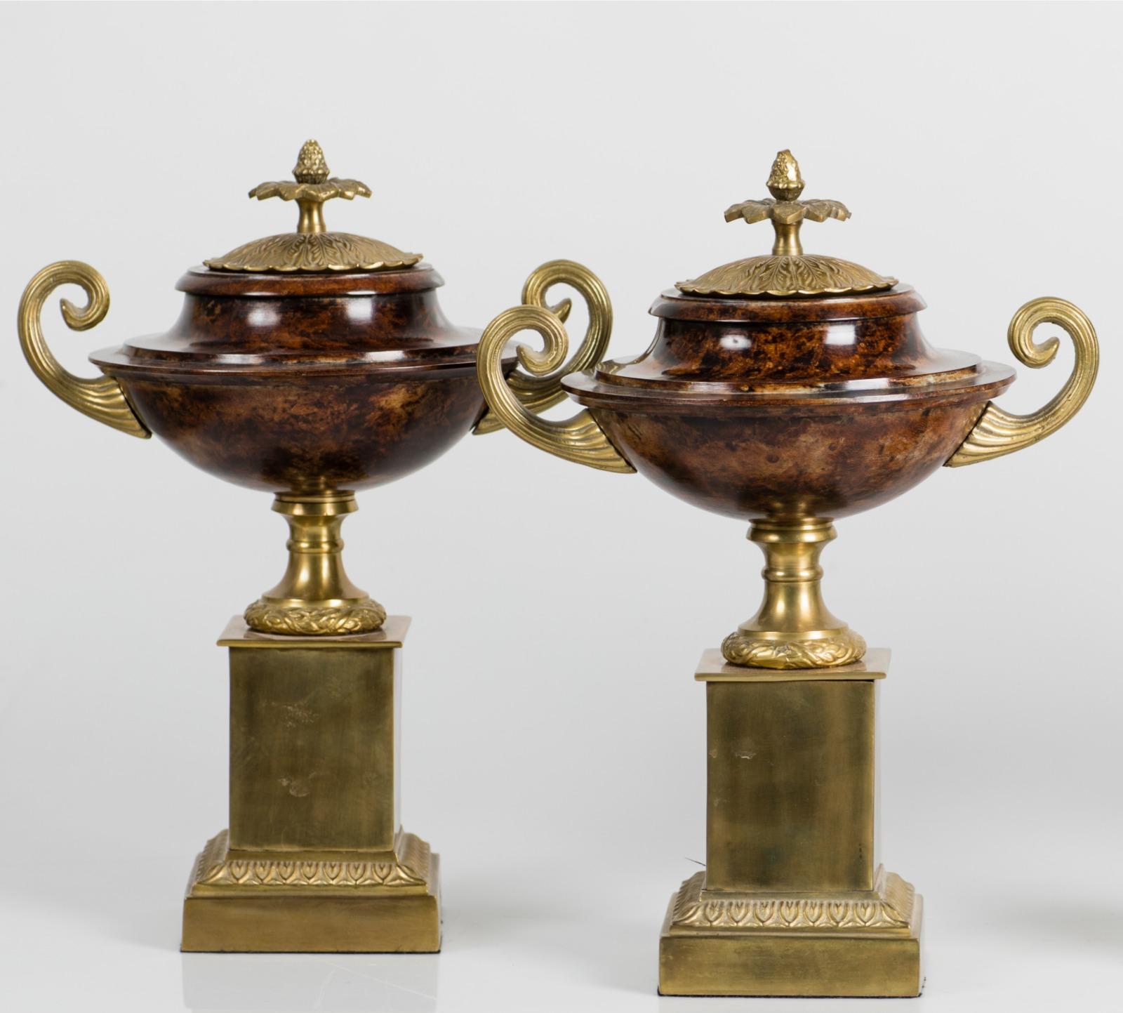 Pair of Italian Decorative Cup began 20th Century In Good Condition For Sale In Madrid, ES