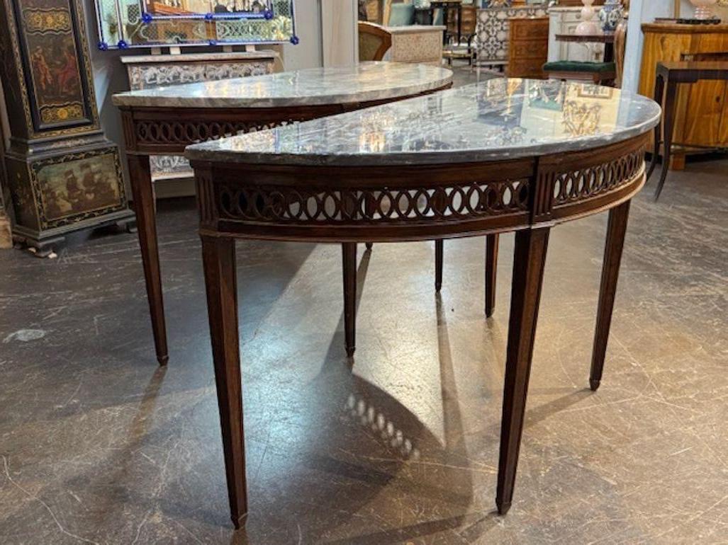 Paire de consoles italiennes Demi-Lune Bon état - En vente à Dallas, TX