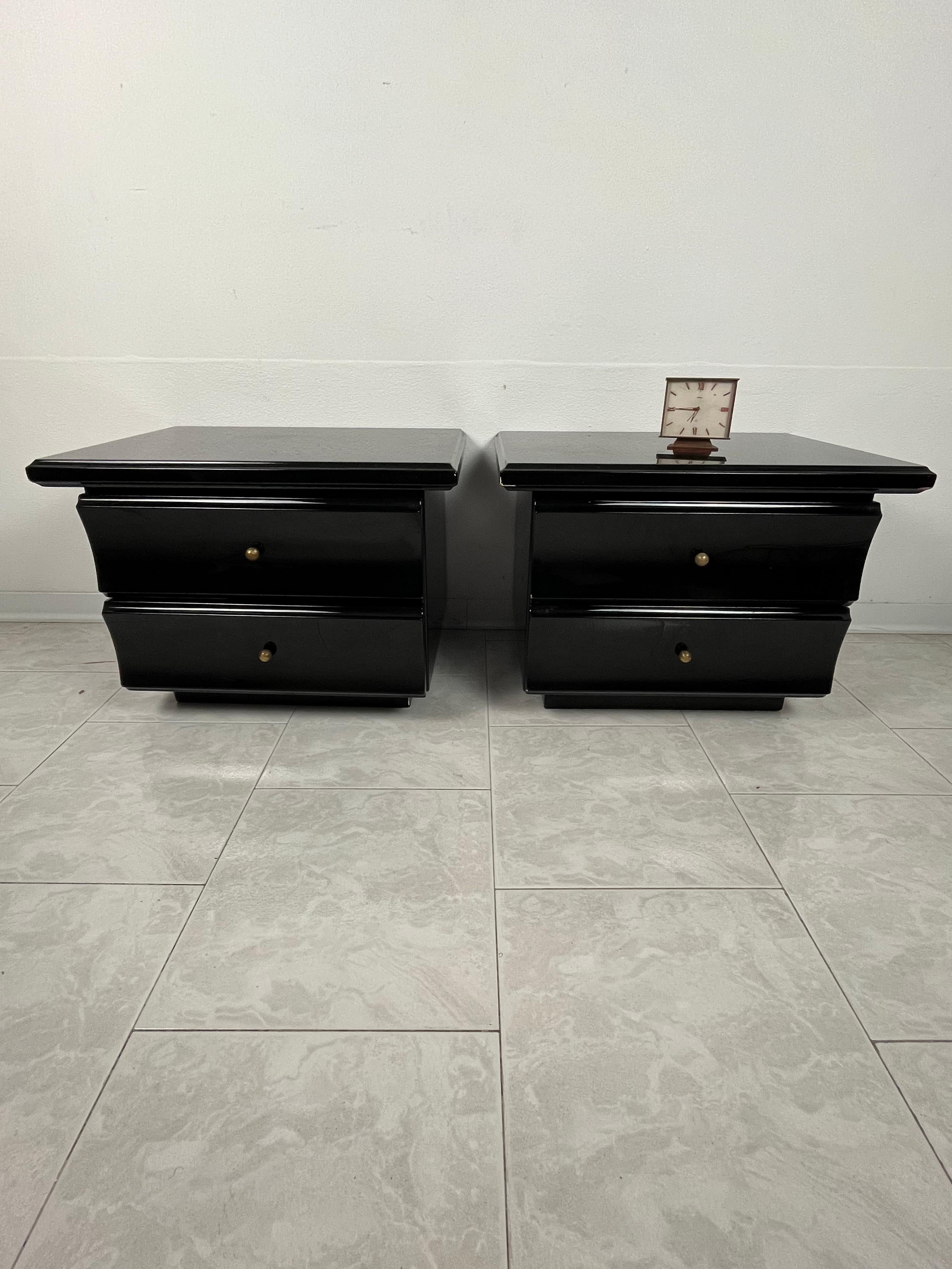 Pair of Italian Design Bedside Tables, Italy, 1970s For Sale 1