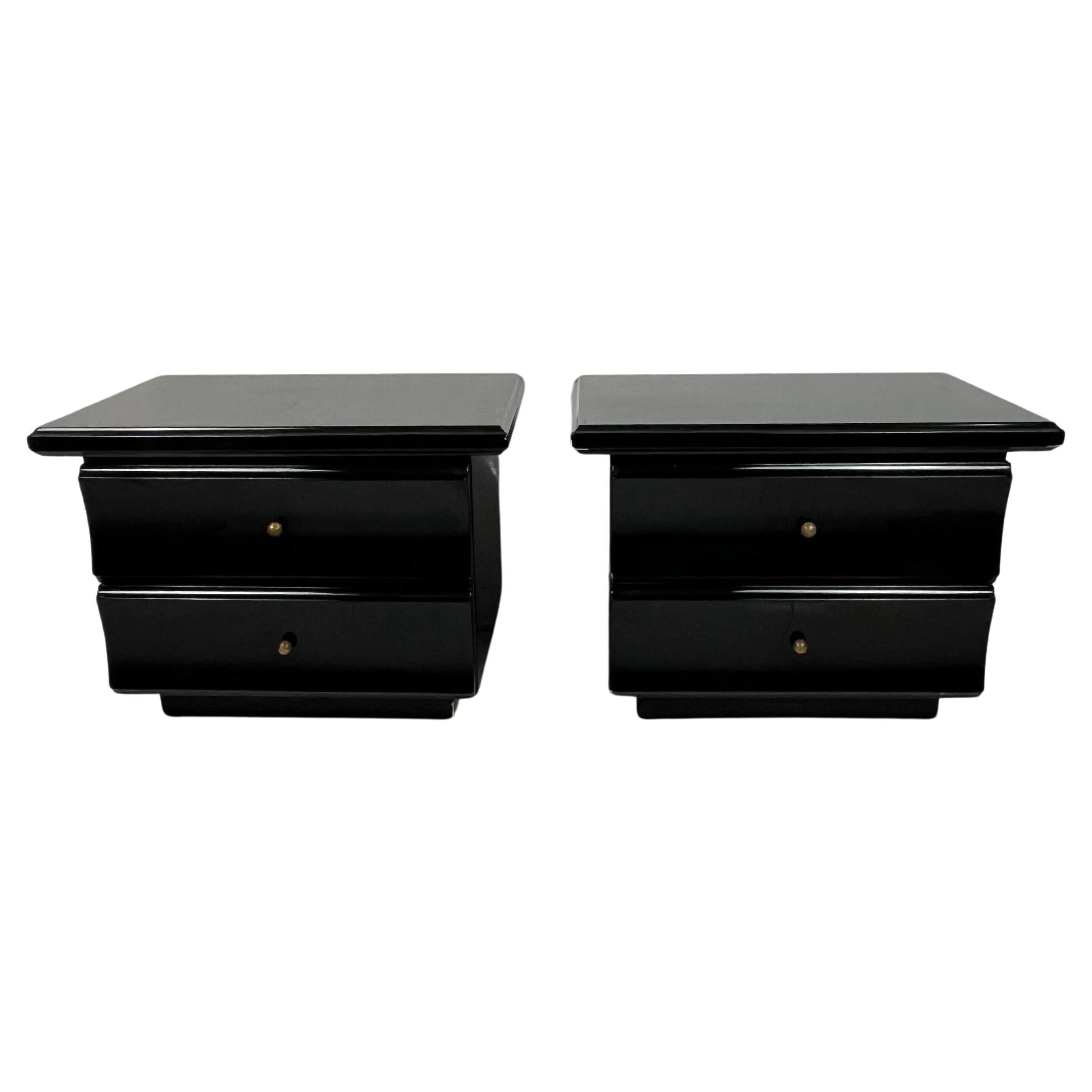 Pair of Italian Design Bedside Tables, Italy, 1970s