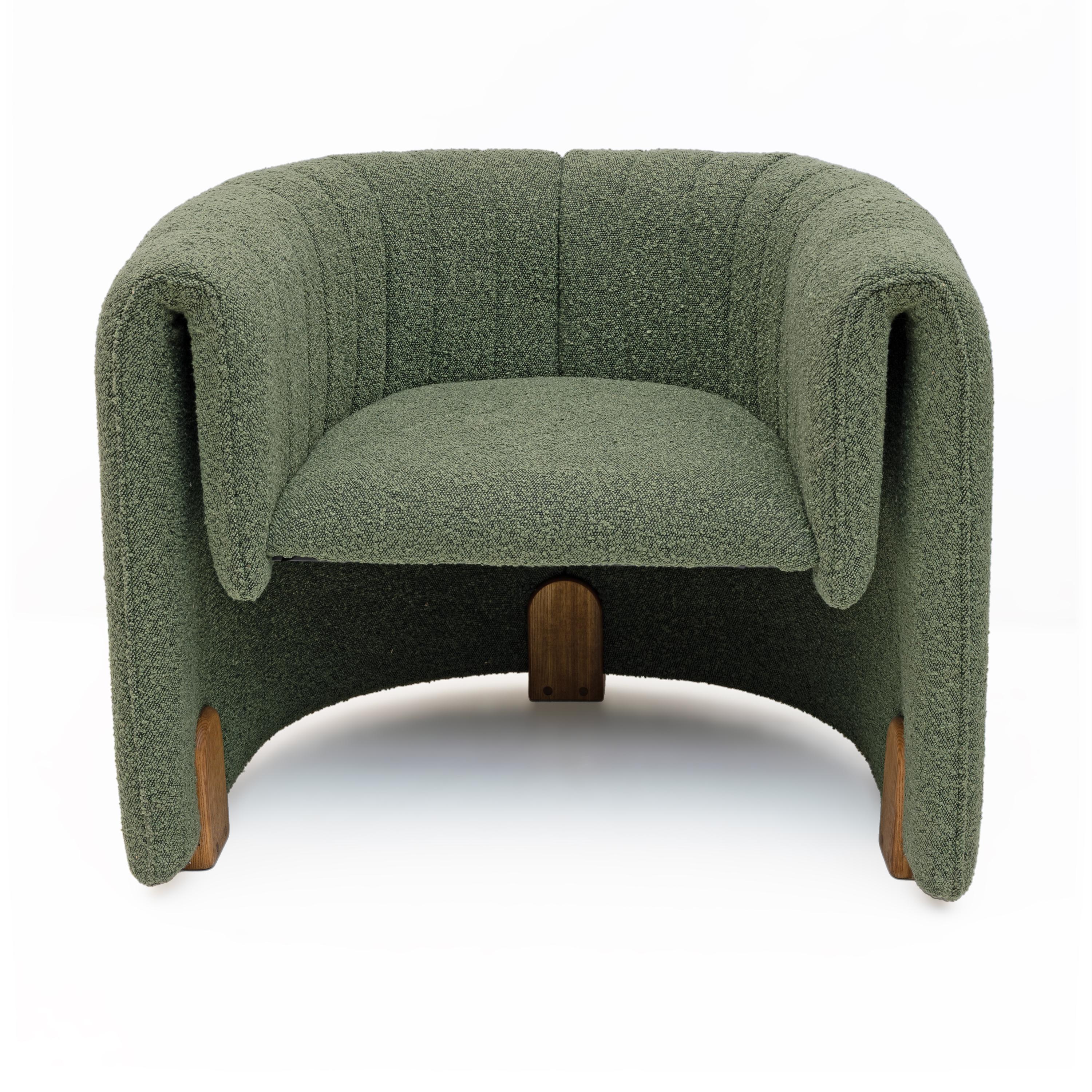 Bouclé Pair of Italian Design Bouclè Armchairs in vendita