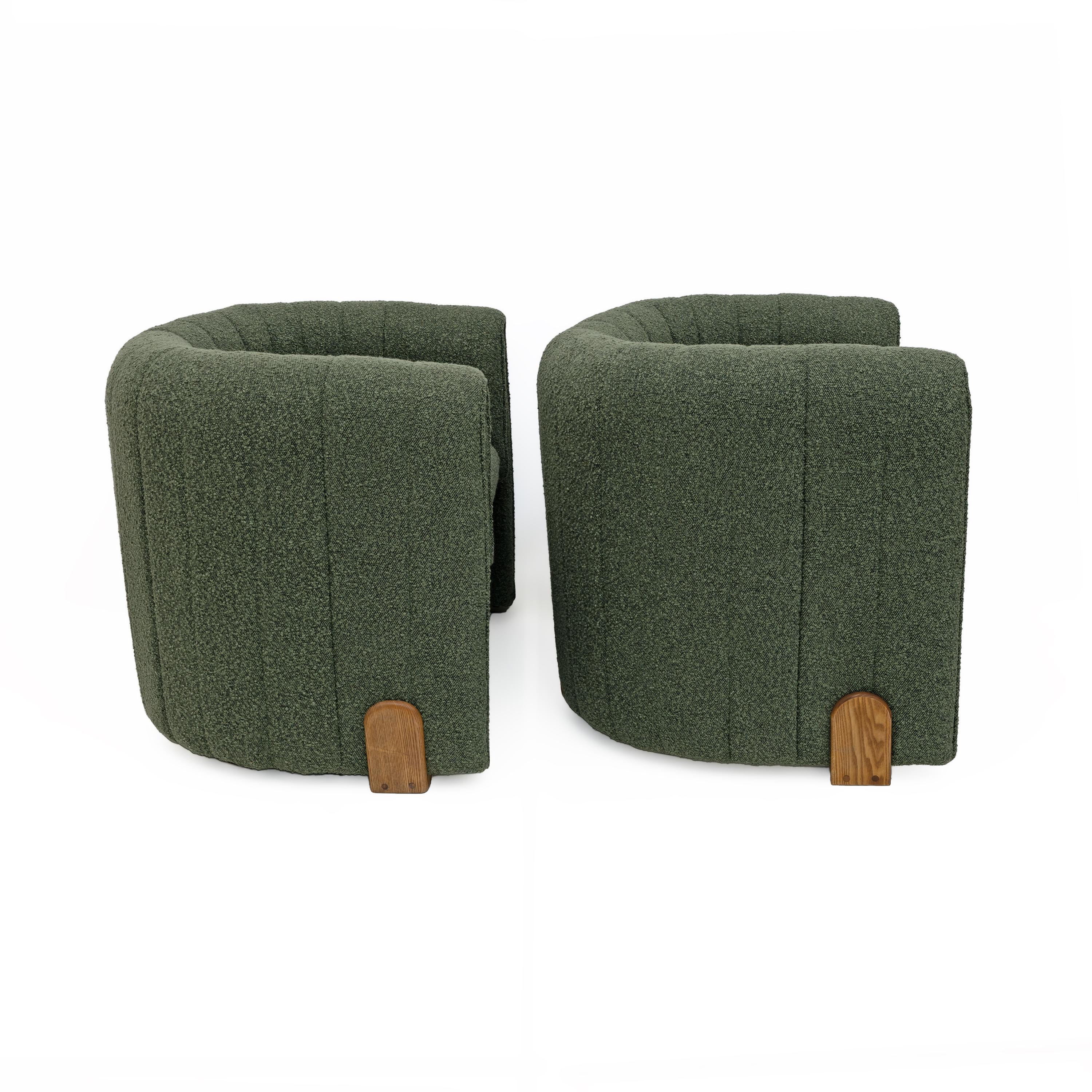 Pair of Italian Design Bouclè Armchairs in vendita 3