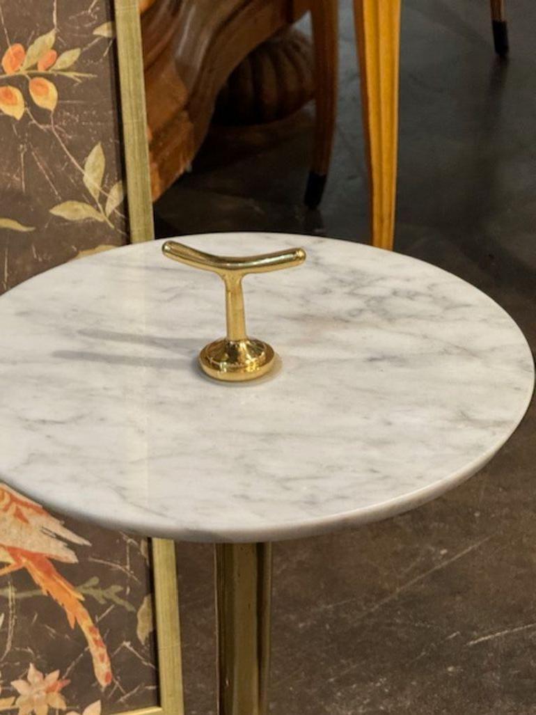 Paire de tables à boire italiennes en laiton et marbre de Carrare en vente 1