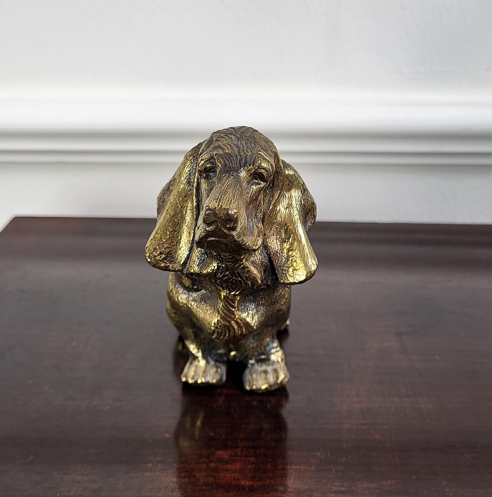 Pair of Italian Desk Top Brass Bronze Dog Sculptures Paperweight Book Holders For Sale 2