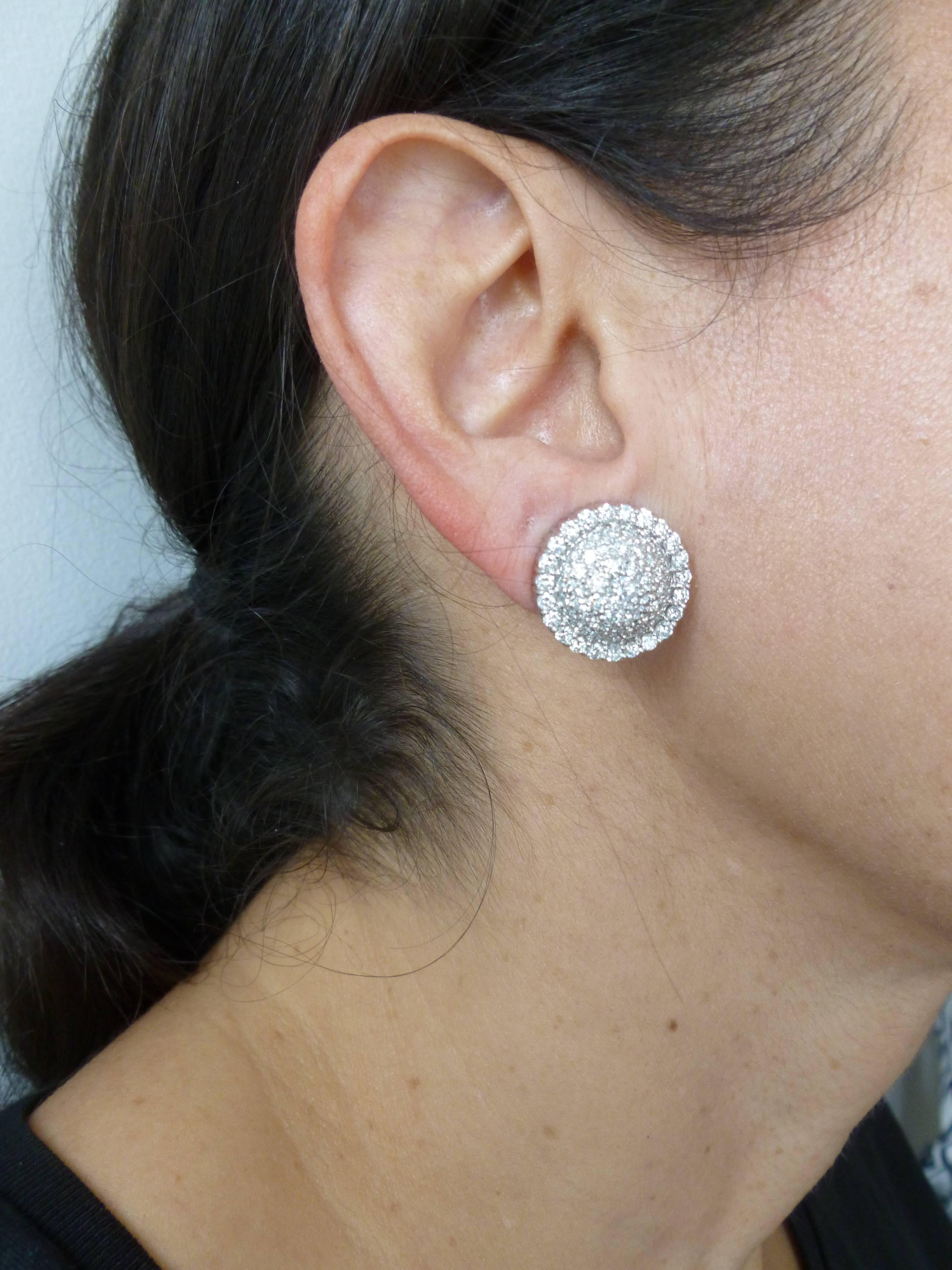 Italian 18 Karat Gold and Diamond Pierced Lever Back Dome Earrings For Sale 2