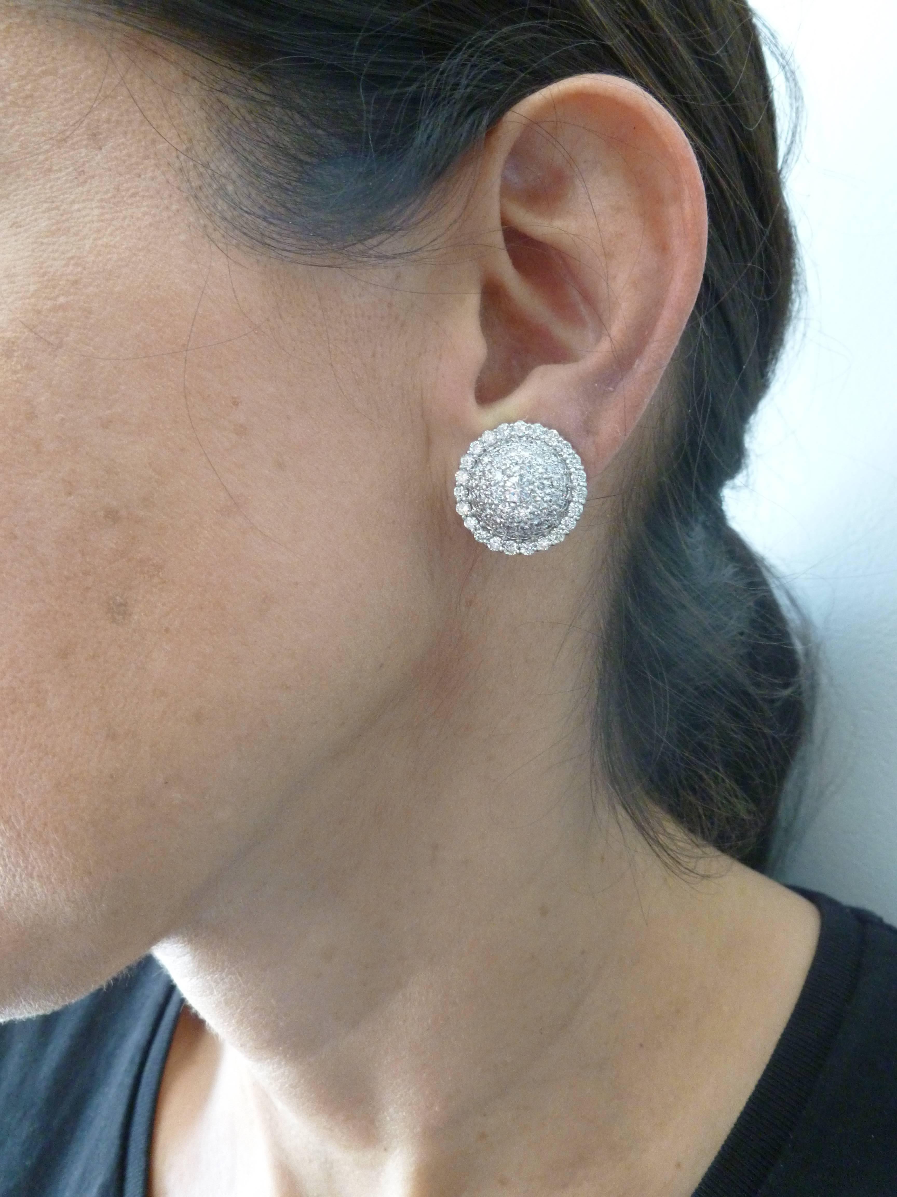 Italian 18 Karat Gold and Diamond Pierced Lever Back Dome Earrings For Sale 6