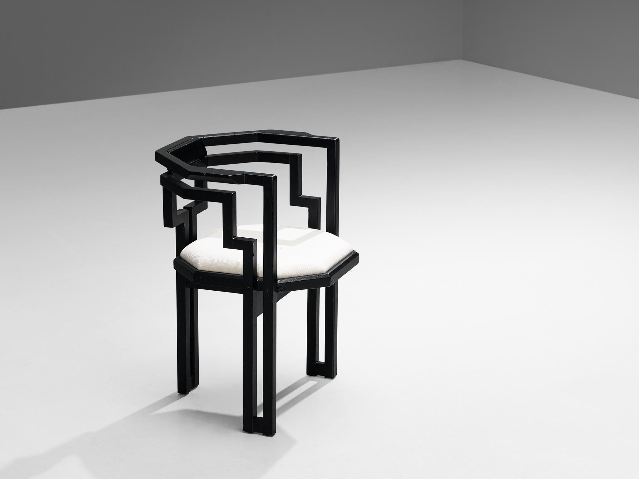 Pareja de Sillas de Comedor Italianas de Roble Lacado Negro y Tapicería Blanca en venta 4