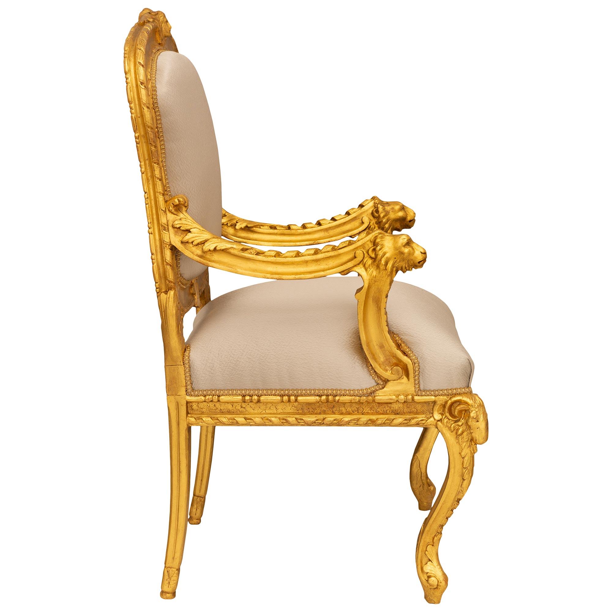 Pair Of Italian Early 18th Century Baroque Period Giltwood Armchairs In Good Condition For Sale In West Palm Beach, FL