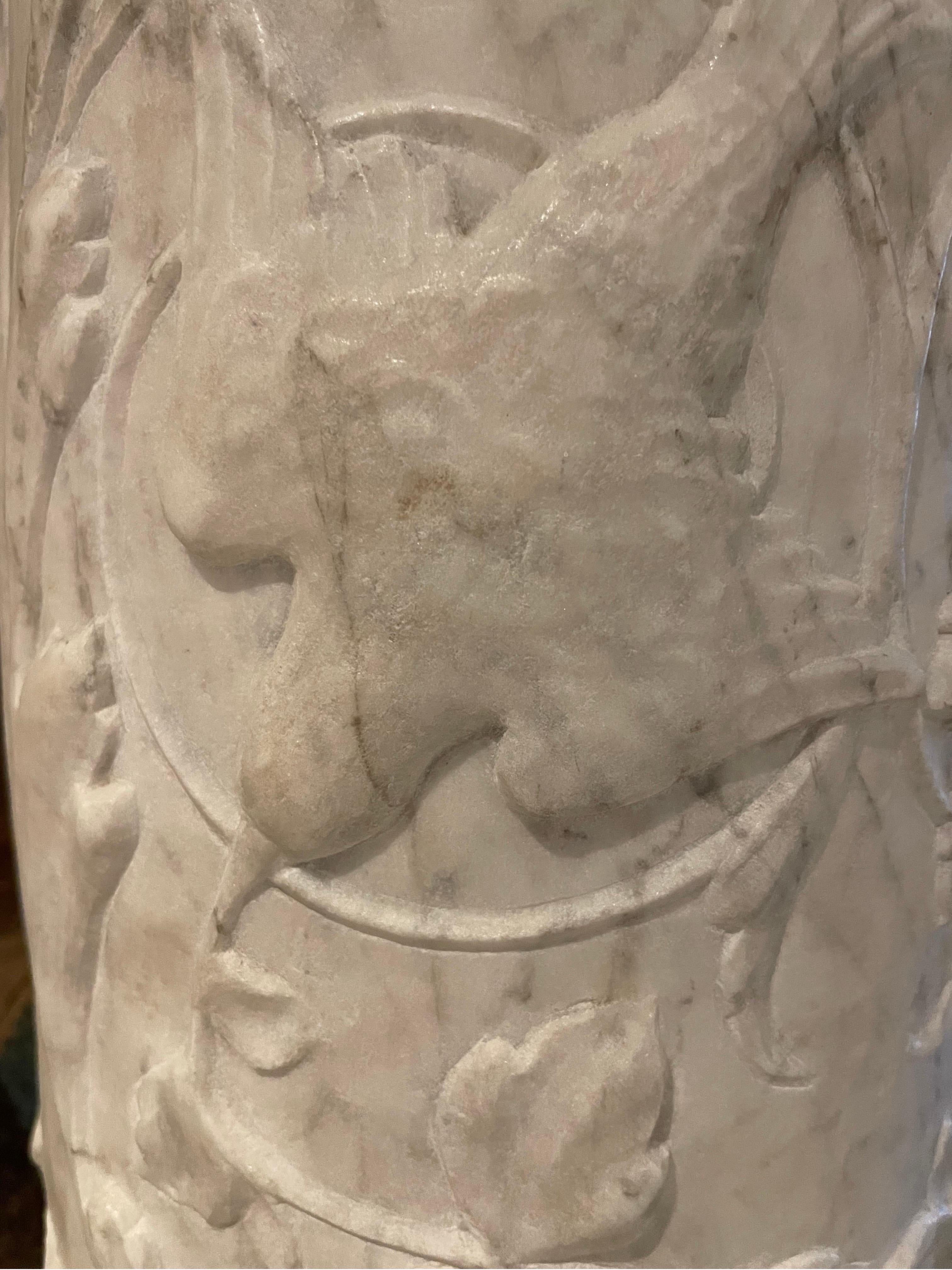 Pair of Italian early 19th C marble carved columns In Good Condition For Sale In Oakville, ON