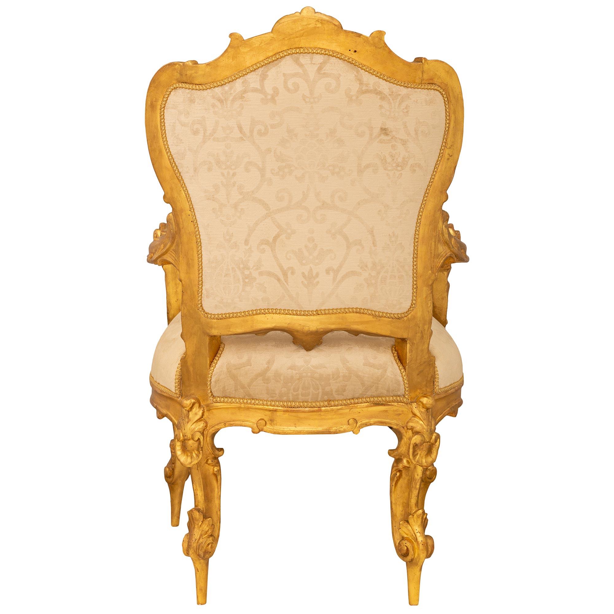 Paar italienische Sessel aus Giltwood im Stil Louis XV des frühen 19. im Angebot 3
