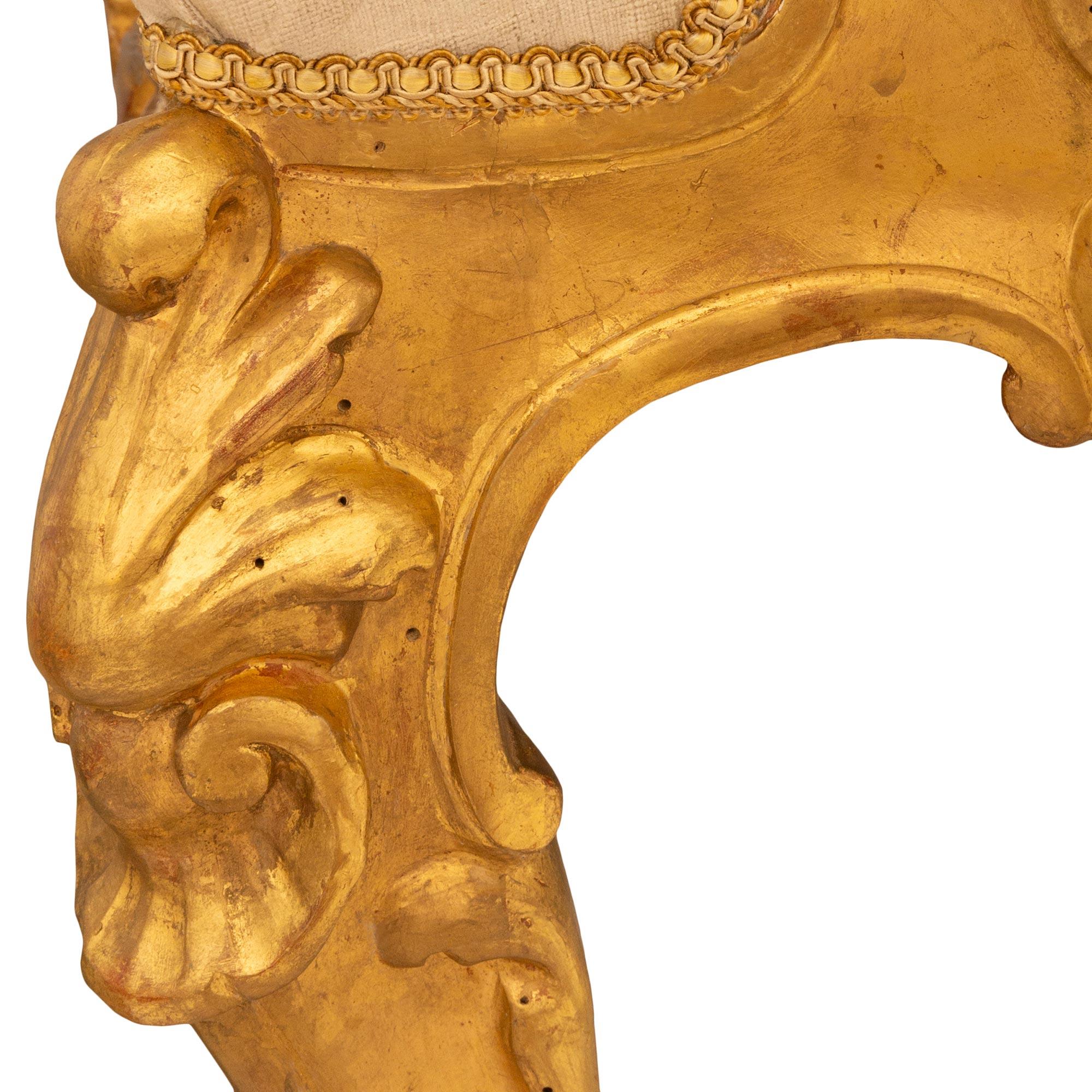 Paar italienische Sessel aus Giltwood im Stil Louis XV des frühen 19. (Stoff) im Angebot