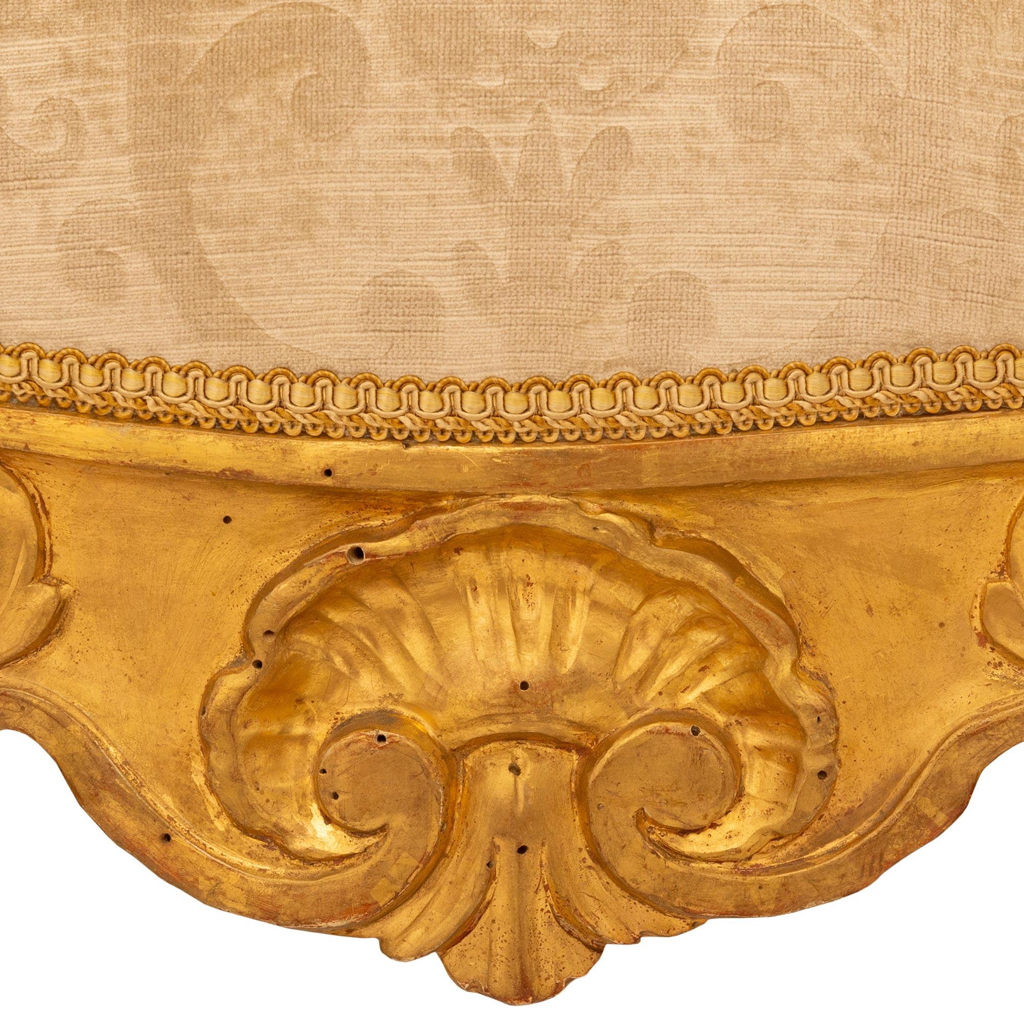 Paar italienische Sessel aus Giltwood im Stil Louis XV des frühen 19. im Angebot 1