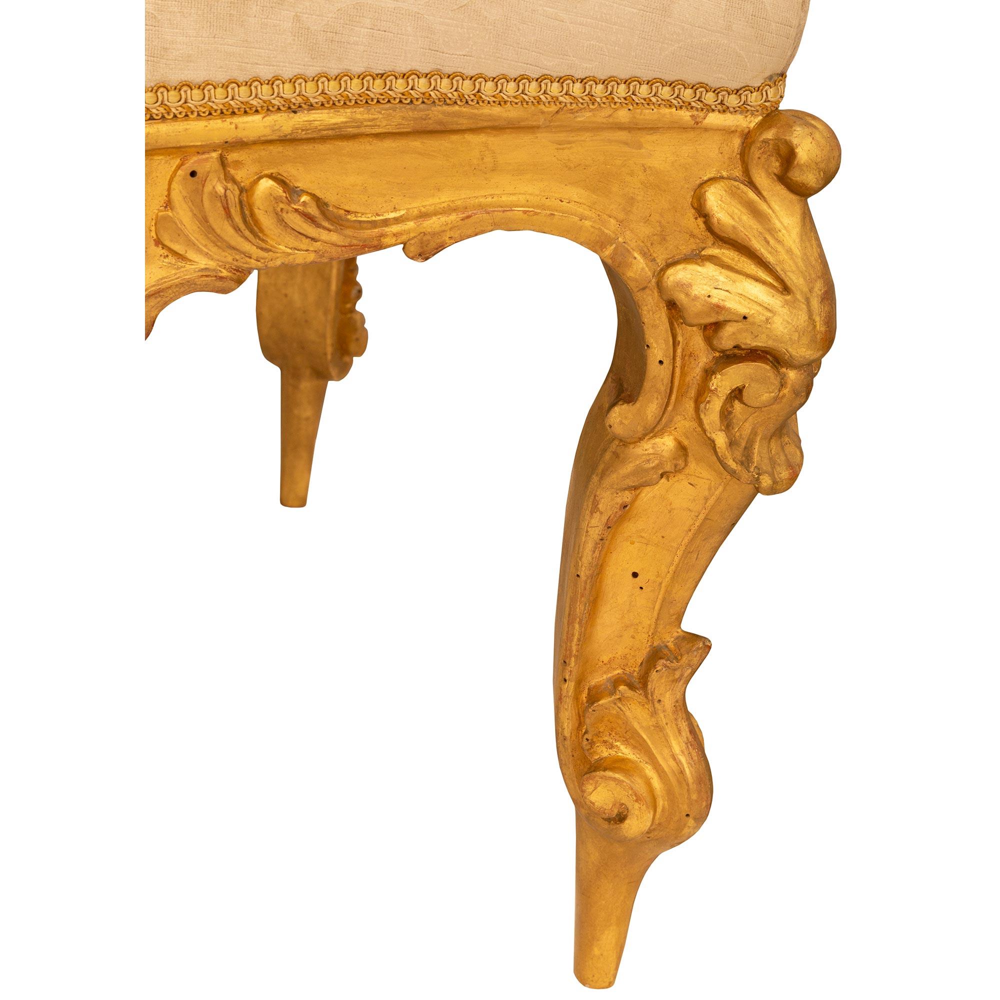 Paar italienische Sessel aus Giltwood im Stil Louis XV des frühen 19. im Angebot 2
