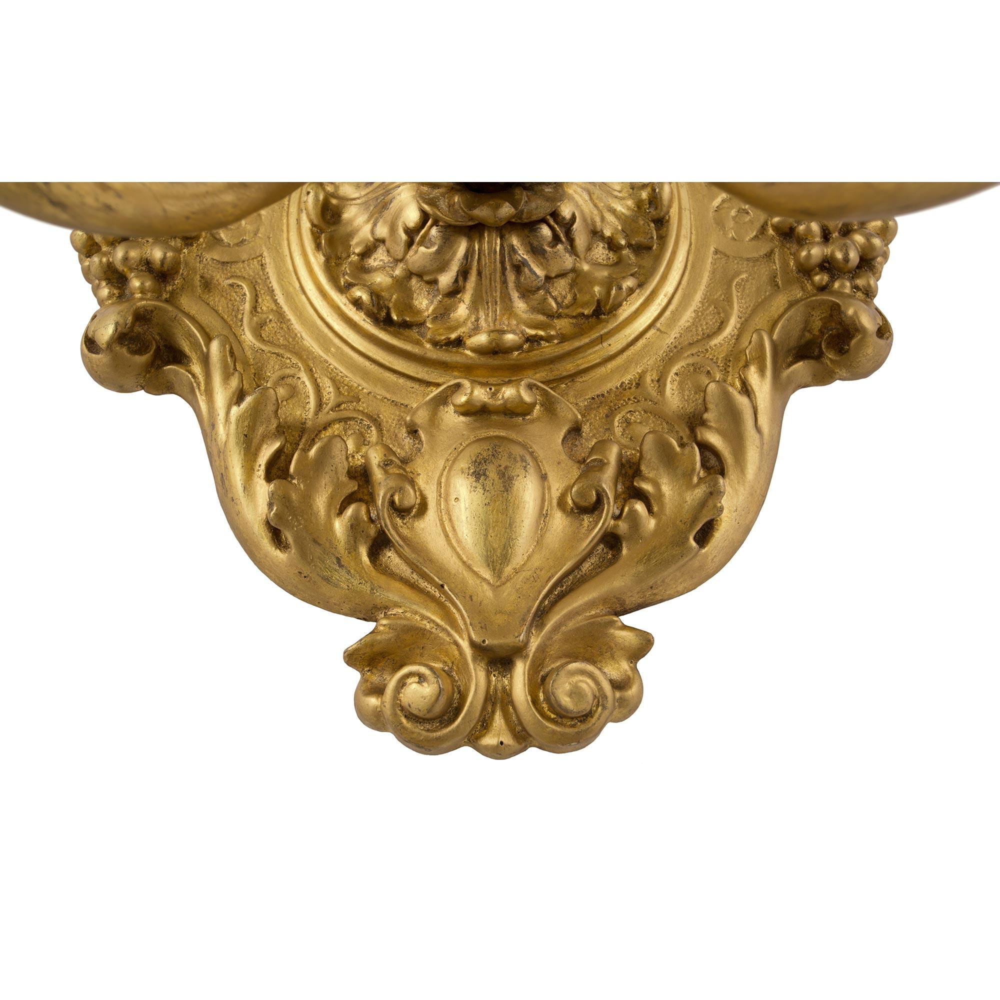 Pair of Italian Early 19th Century Louis XV Style Three-Arm Giltwood Sconces For Sale 2