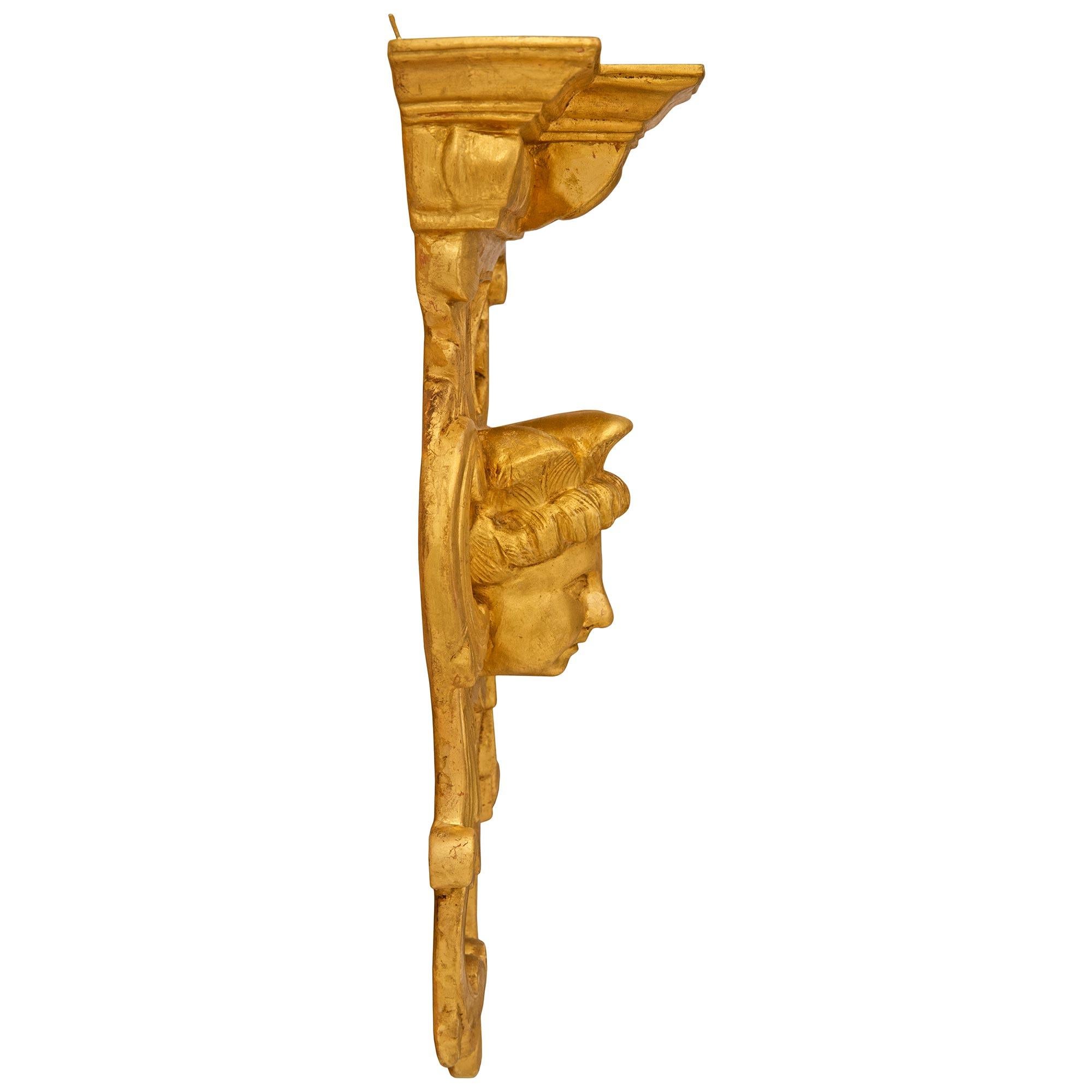 pair of Italian early 19th century Louis XVI st. Giltwood wall brackets For Sale 1