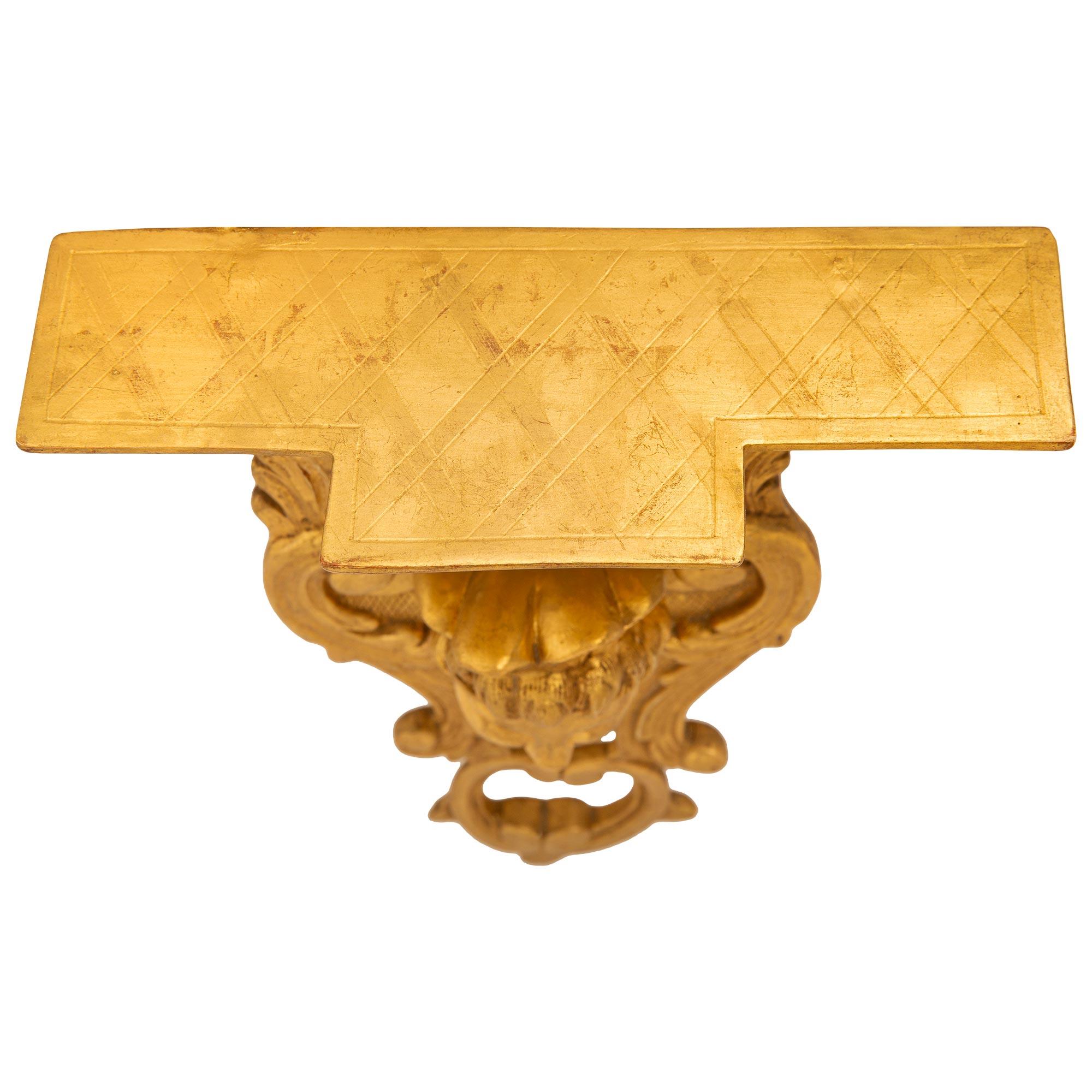 pair of Italian early 19th century Louis XVI st. Giltwood wall brackets For Sale 5