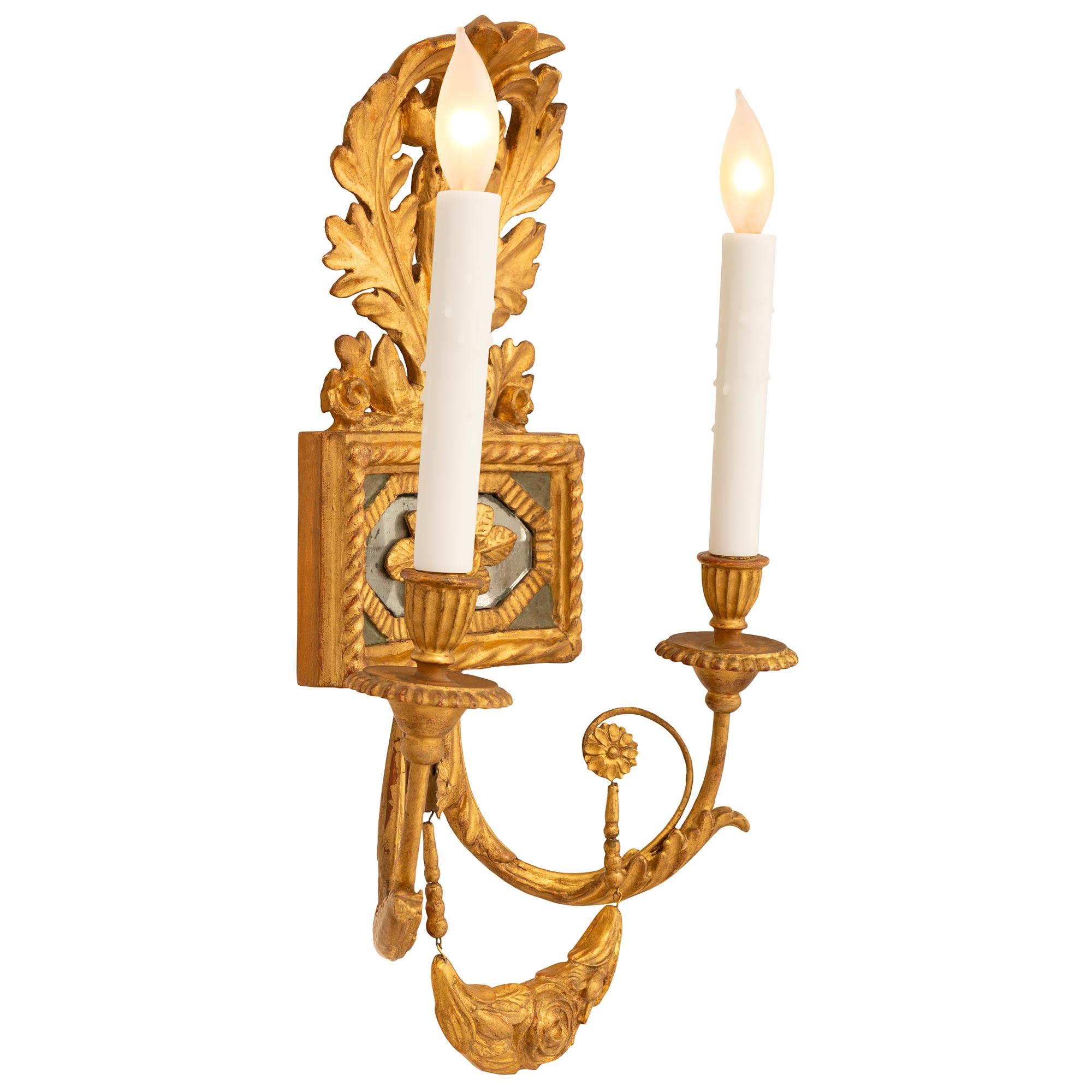 Neoclassical pair of Italian early 19th century Neo-Classical st. Giltwood mirrored sconces For Sale