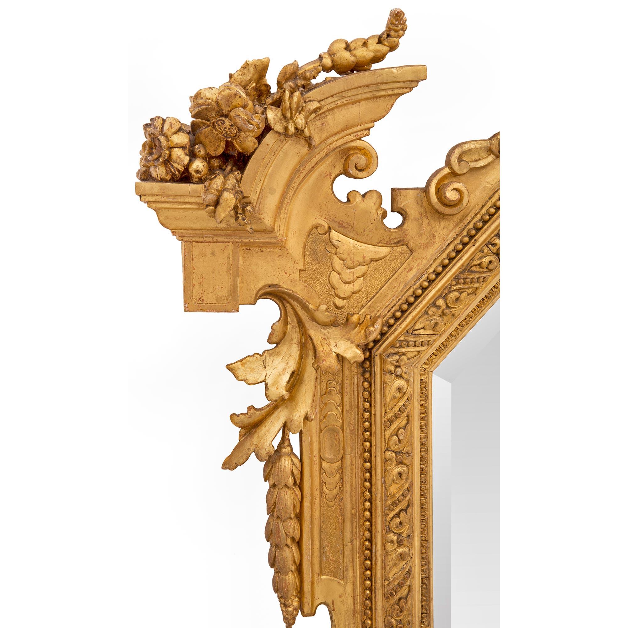 Pair of Italian Early 19th Century St. Giltwood Mirrors from the Lombardi Region For Sale 3