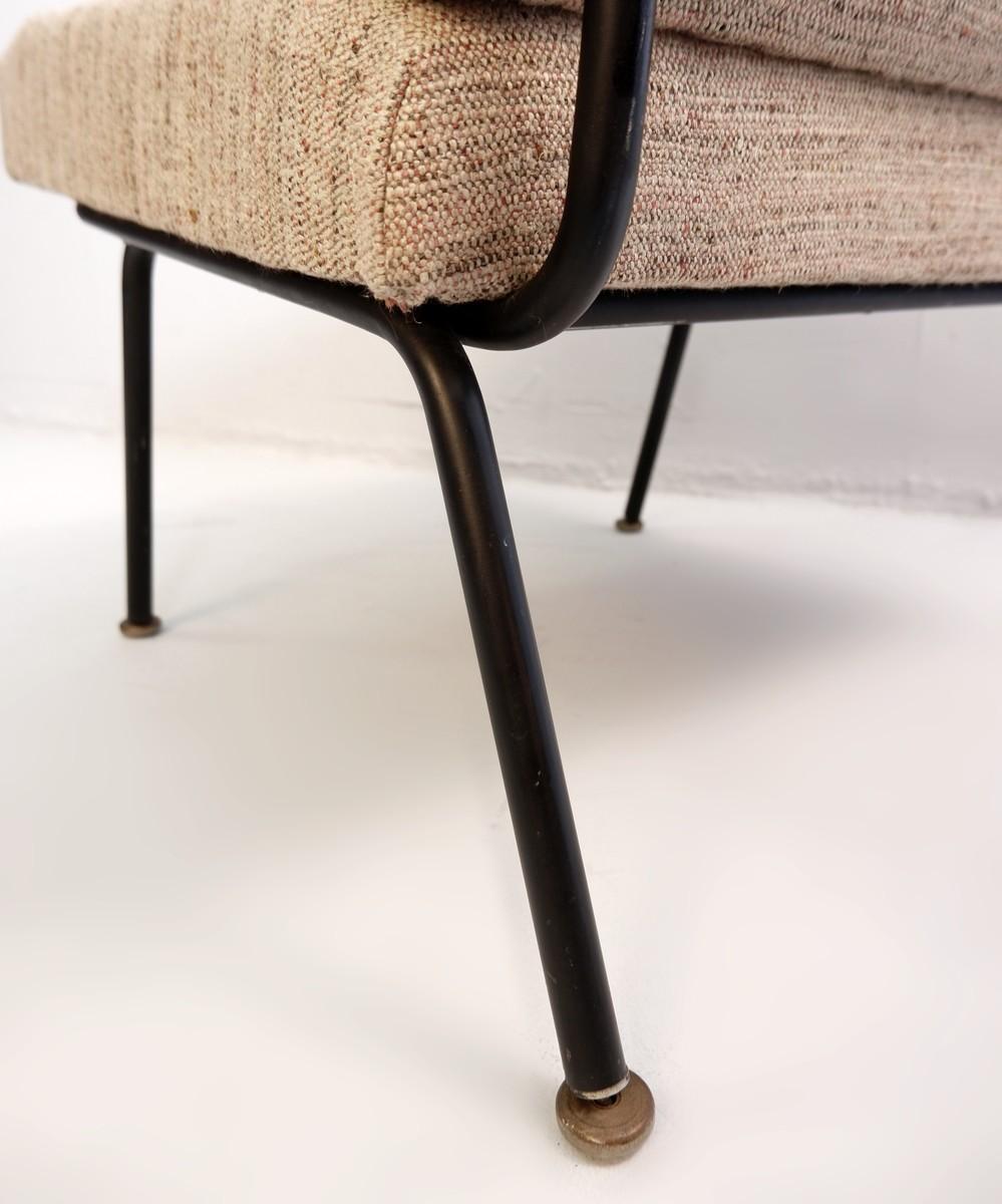 Pareja de butacas italianas con estructura de tubo de acero negro, tapicería nueva Moderno de mediados de siglo en venta