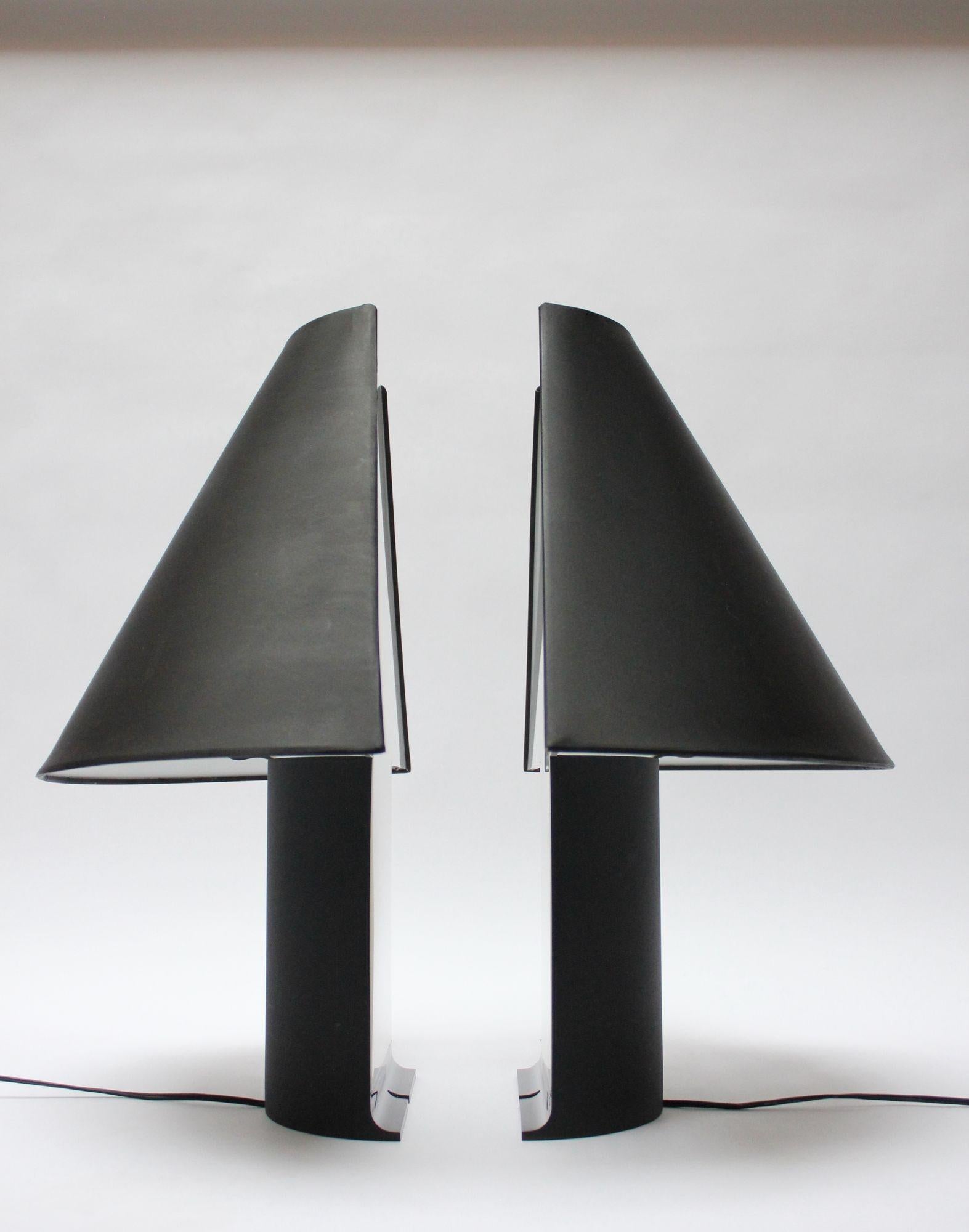 Paire d'élégantes lampes de table postmodernes 