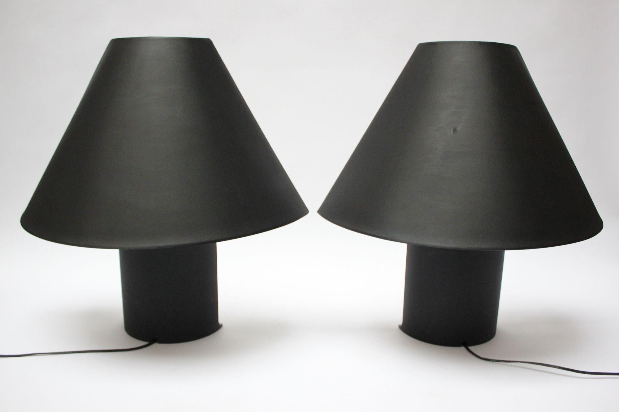 Postmoderne Paire de lampes de bureau italiennes en acrylique Edipo de Mario Barbaglia et Marco Colombo en vente