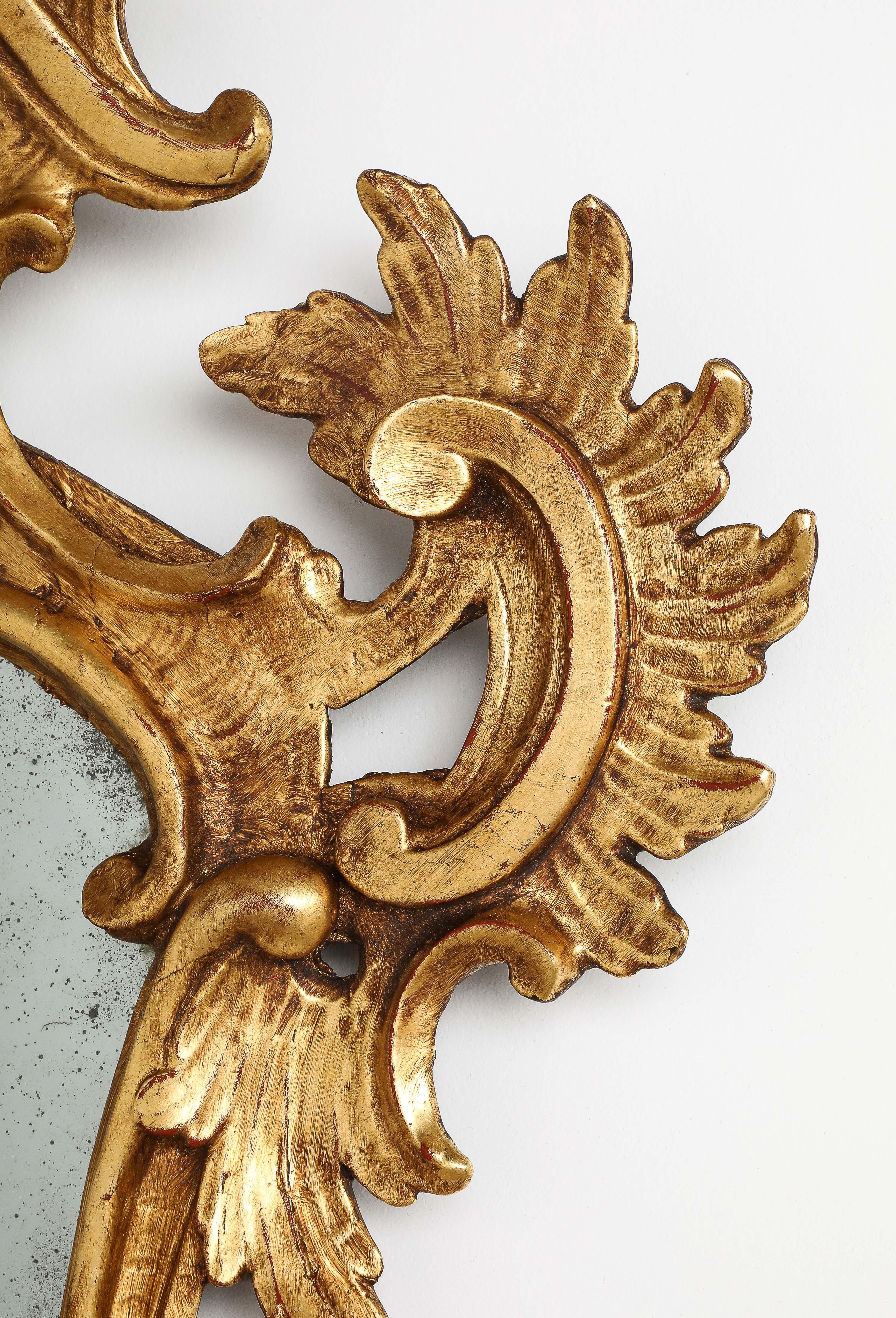 Paar italienische Rokoko geschnitzt und vergoldet Holz Spiegel des achtzehnten Jahrhunderts im Angebot 12